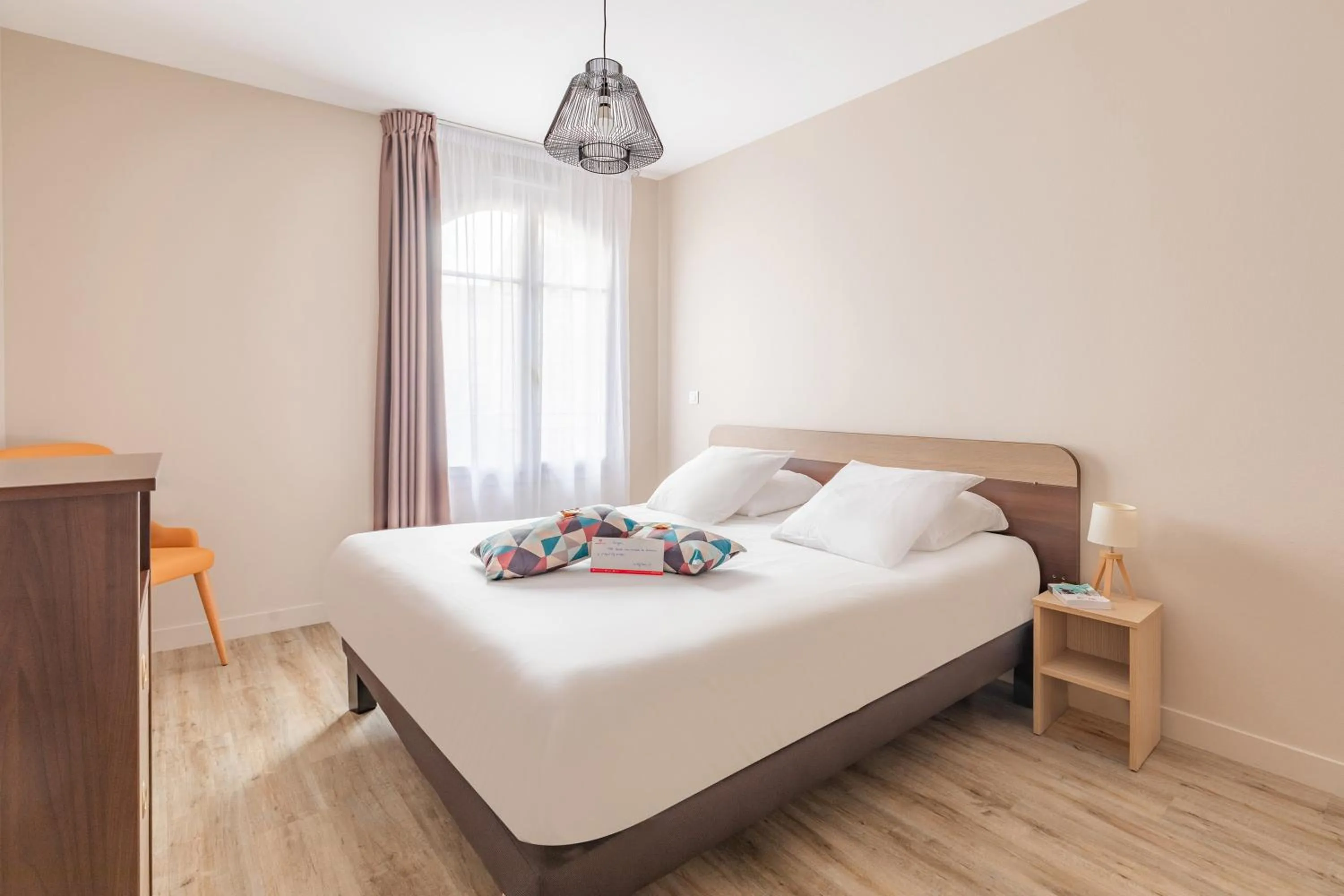 Bed in Appart'City Confort Agen Centre