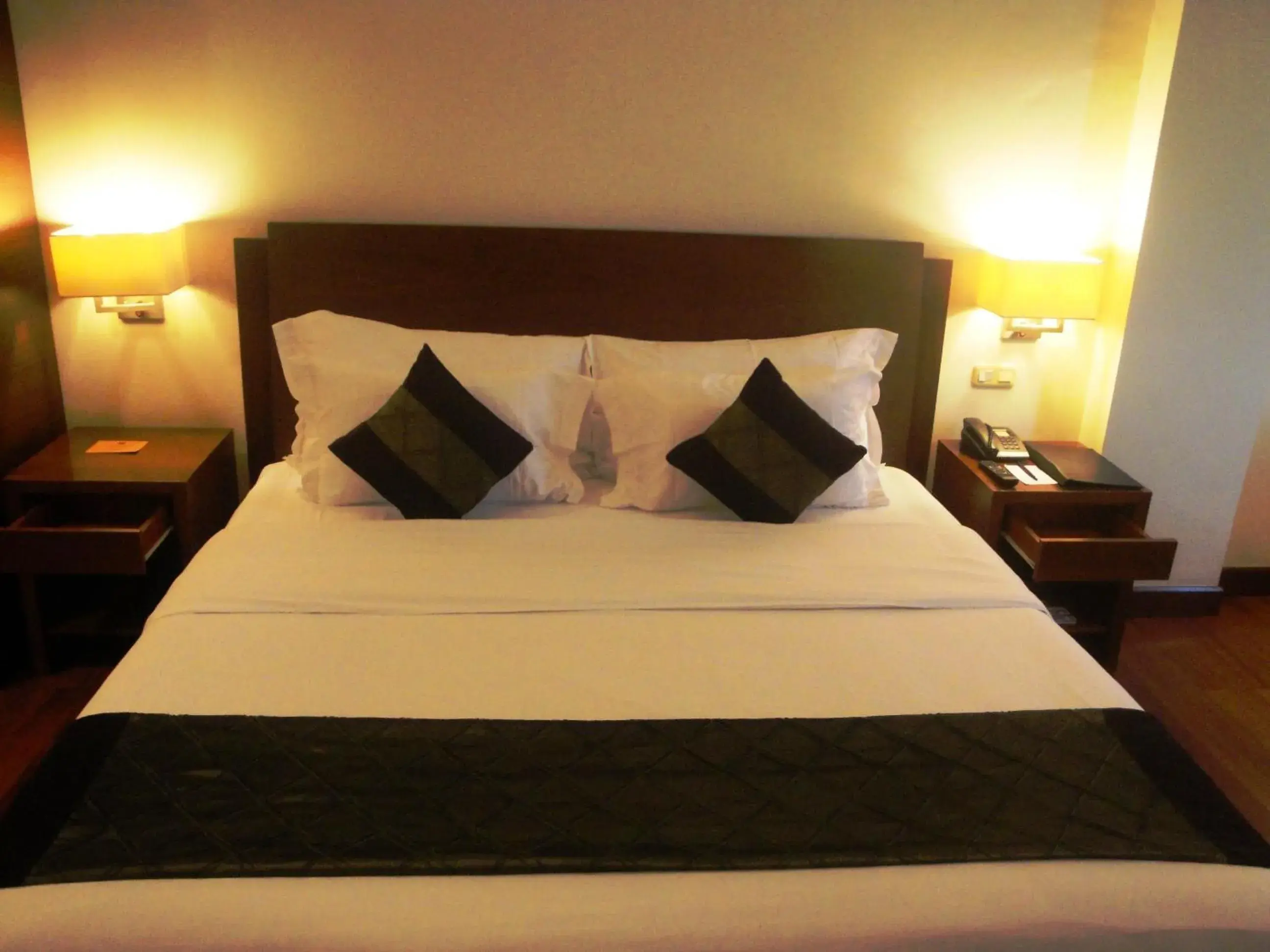 Bedroom, Bed in Manado Quality Hotel
