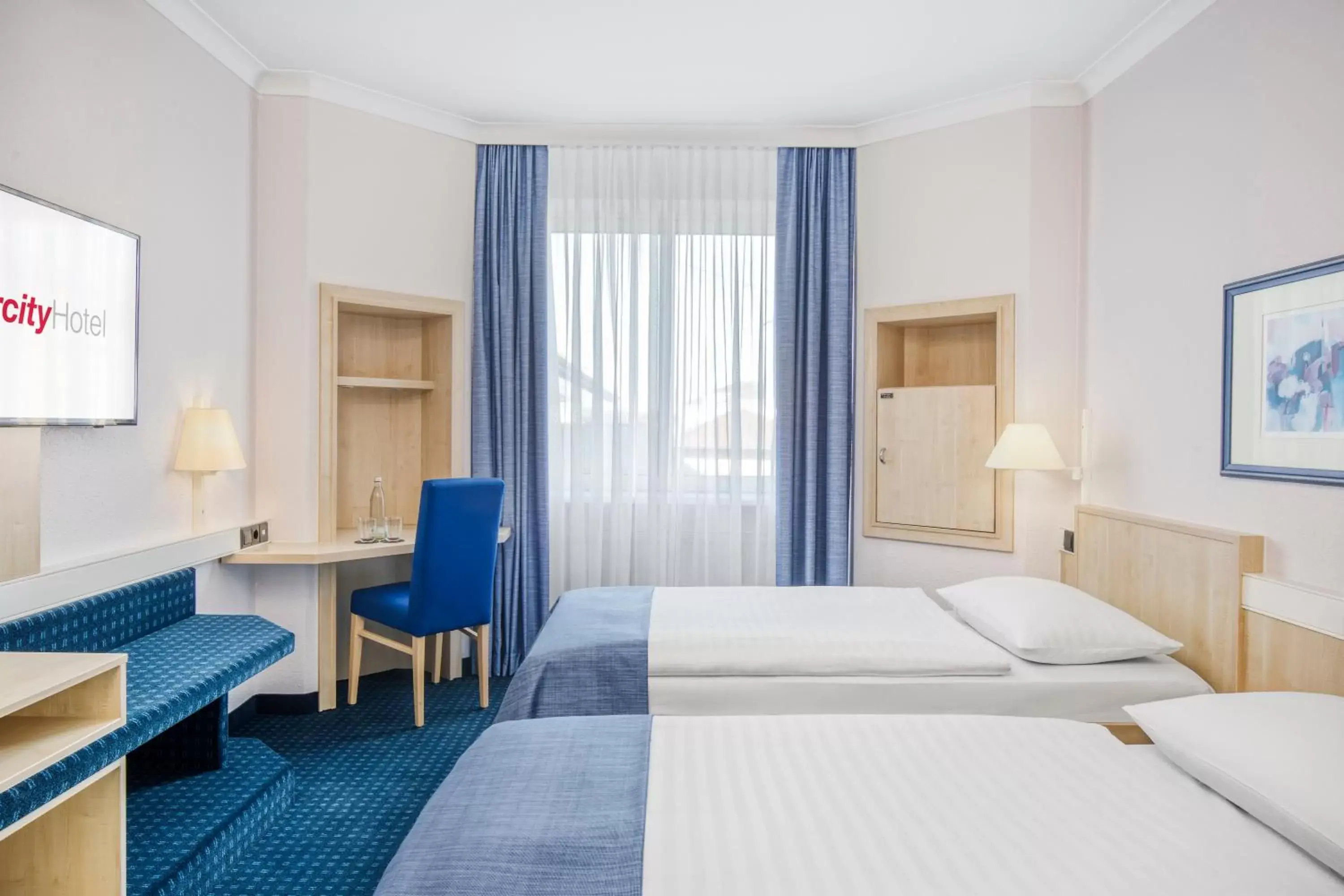 Photo of the whole room, Bed in IntercityHotel Erfurt