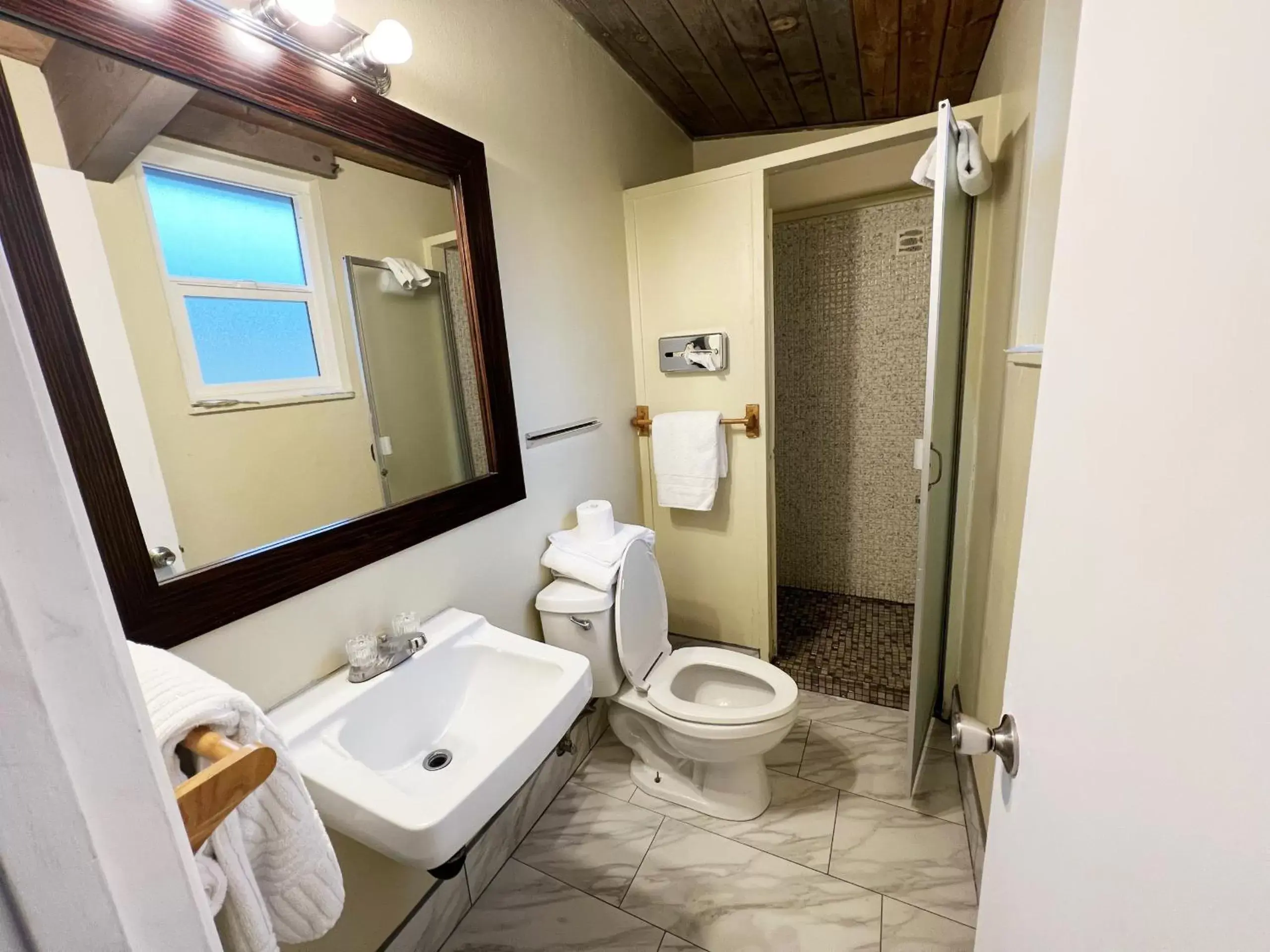 Bathroom in OMEO Suites Big Bear