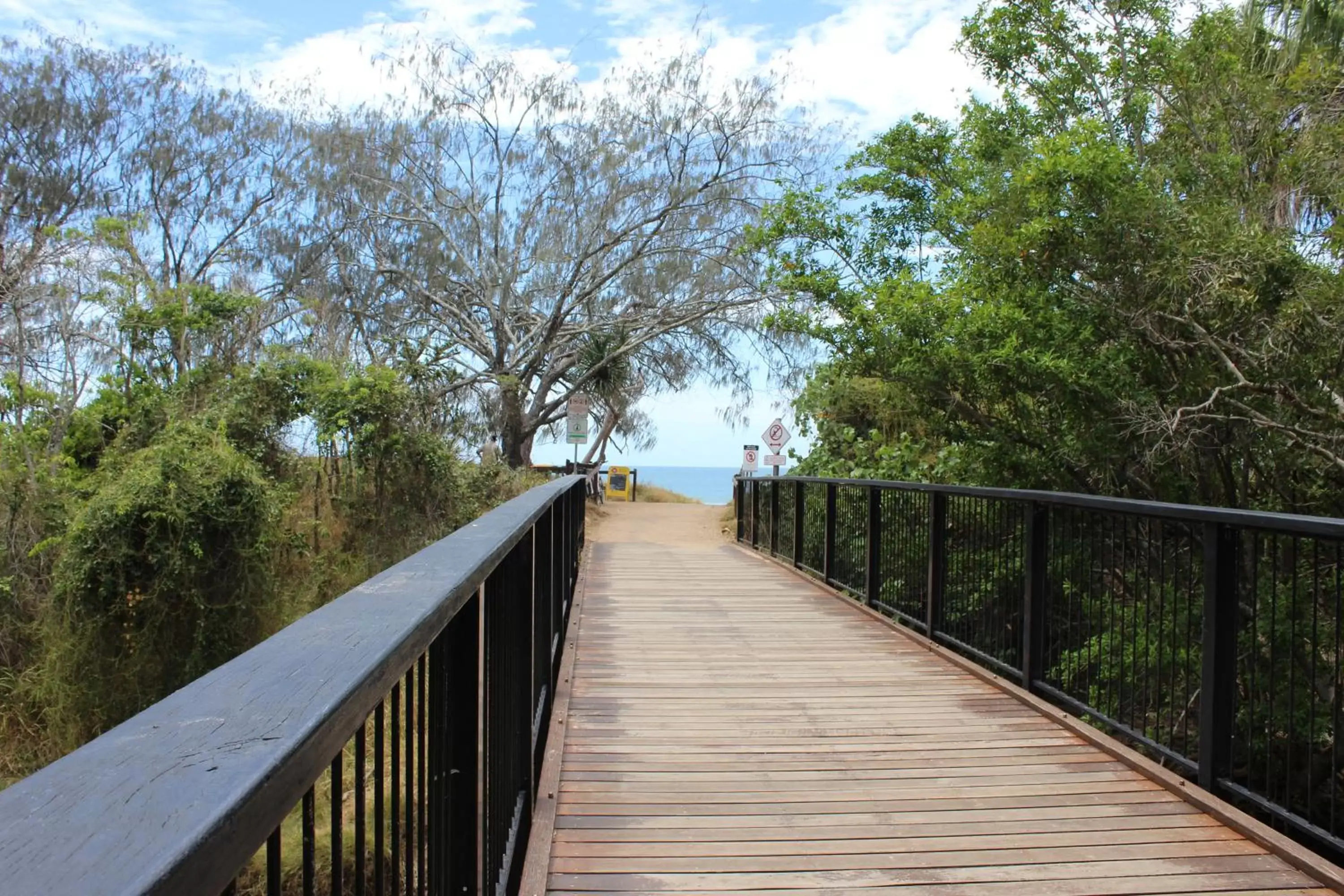 Beach, Balcony/Terrace in Mango Tree Motel