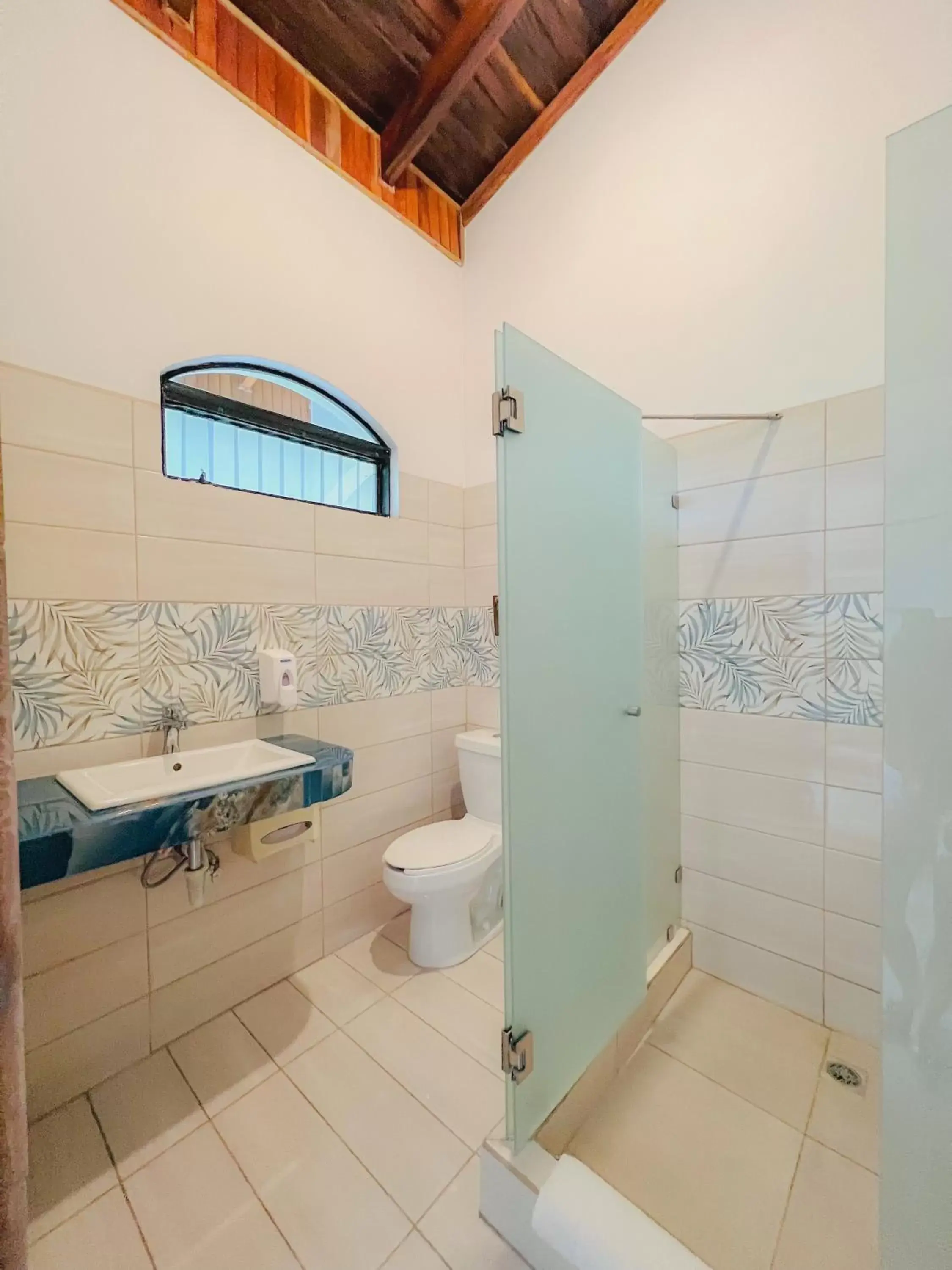 Shower, Bathroom in Hotel Mar Rey
