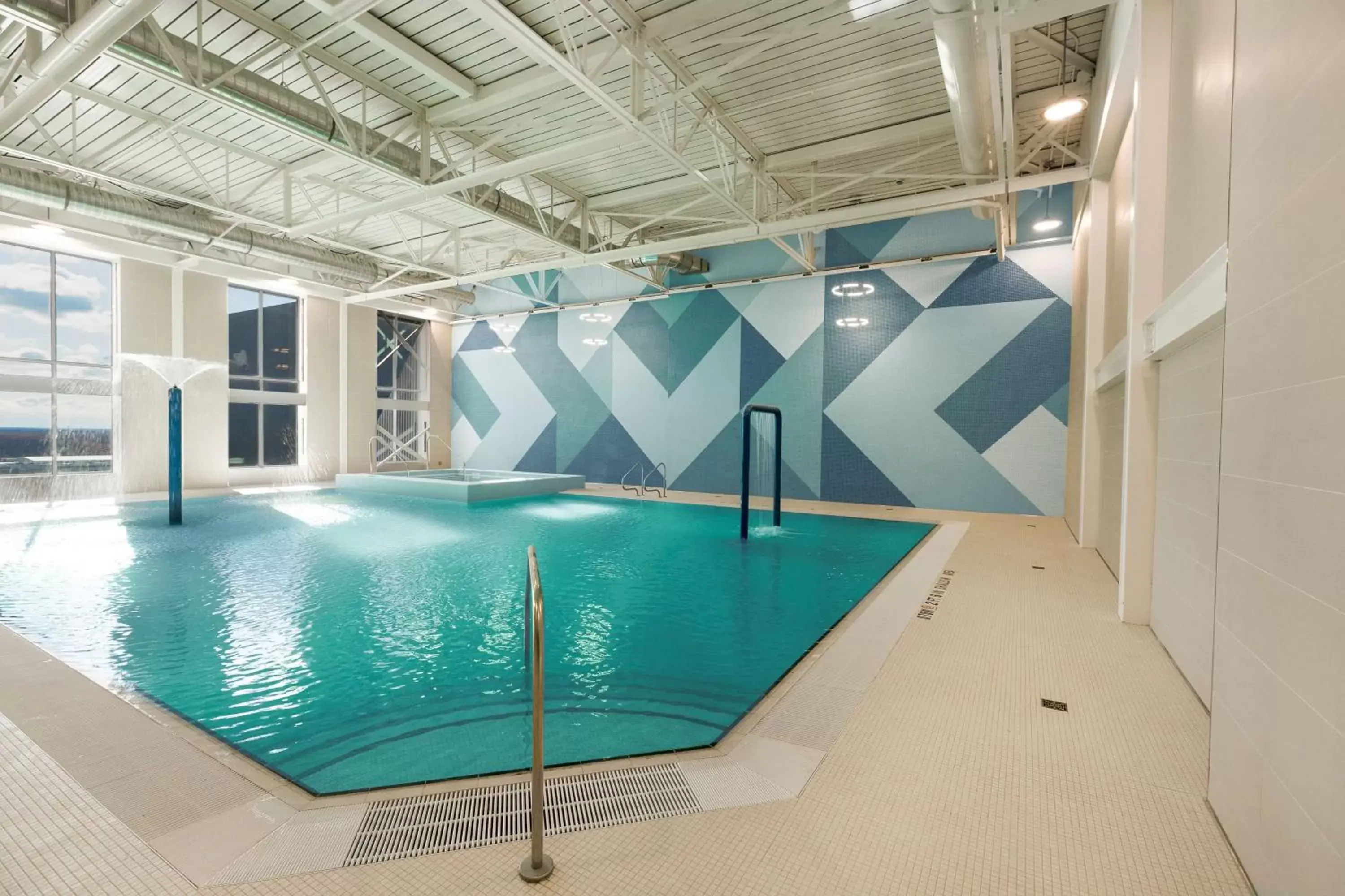 Pool view, Swimming Pool in Hilton Niagara Falls/ Fallsview Hotel and Suites