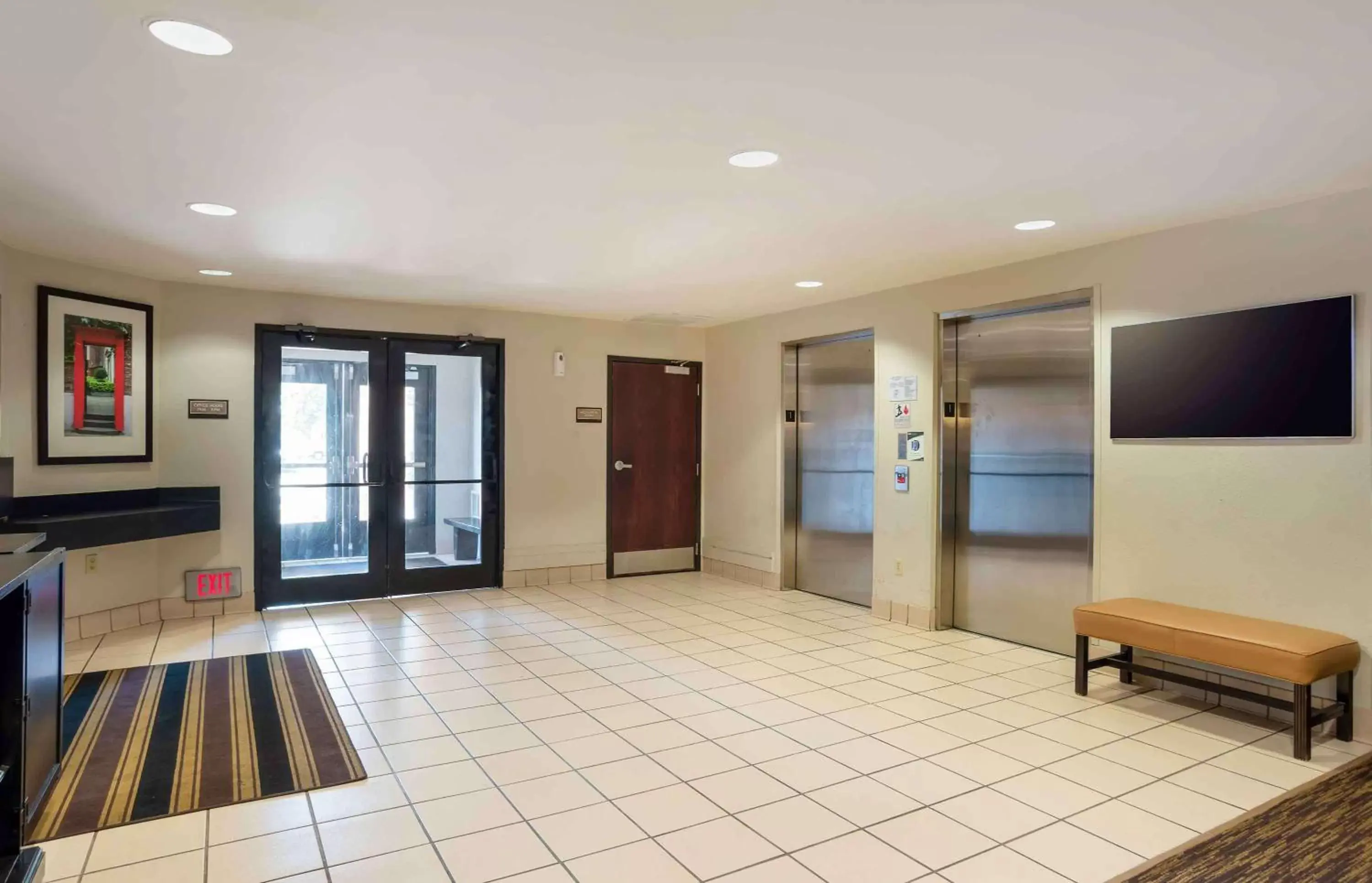 Lobby or reception, TV/Entertainment Center in Extended Stay America Suites - New Orleans - Metairie