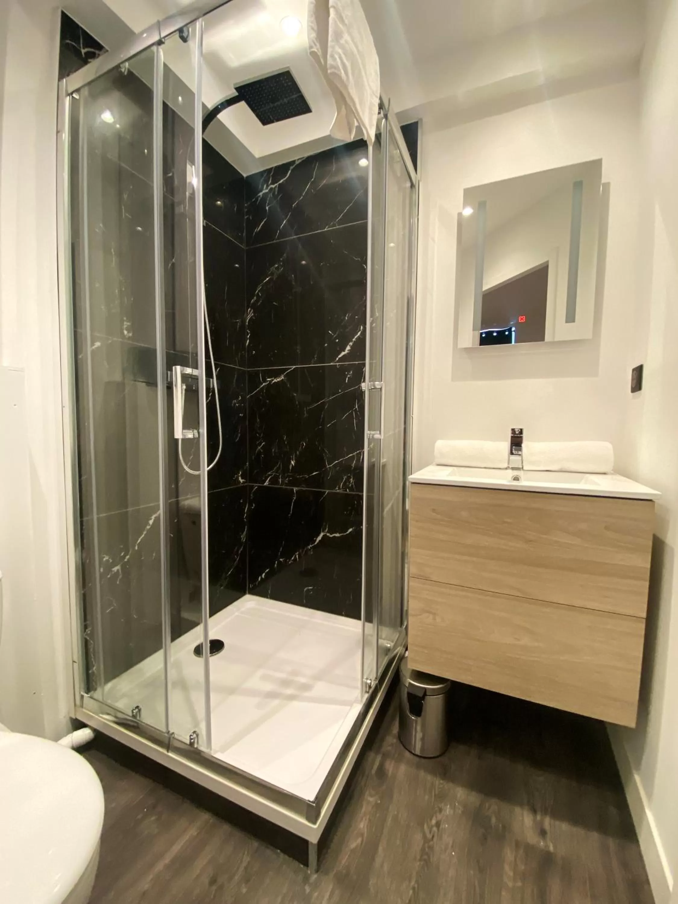 Bathroom in Le Bras d'or Apparts et Spa