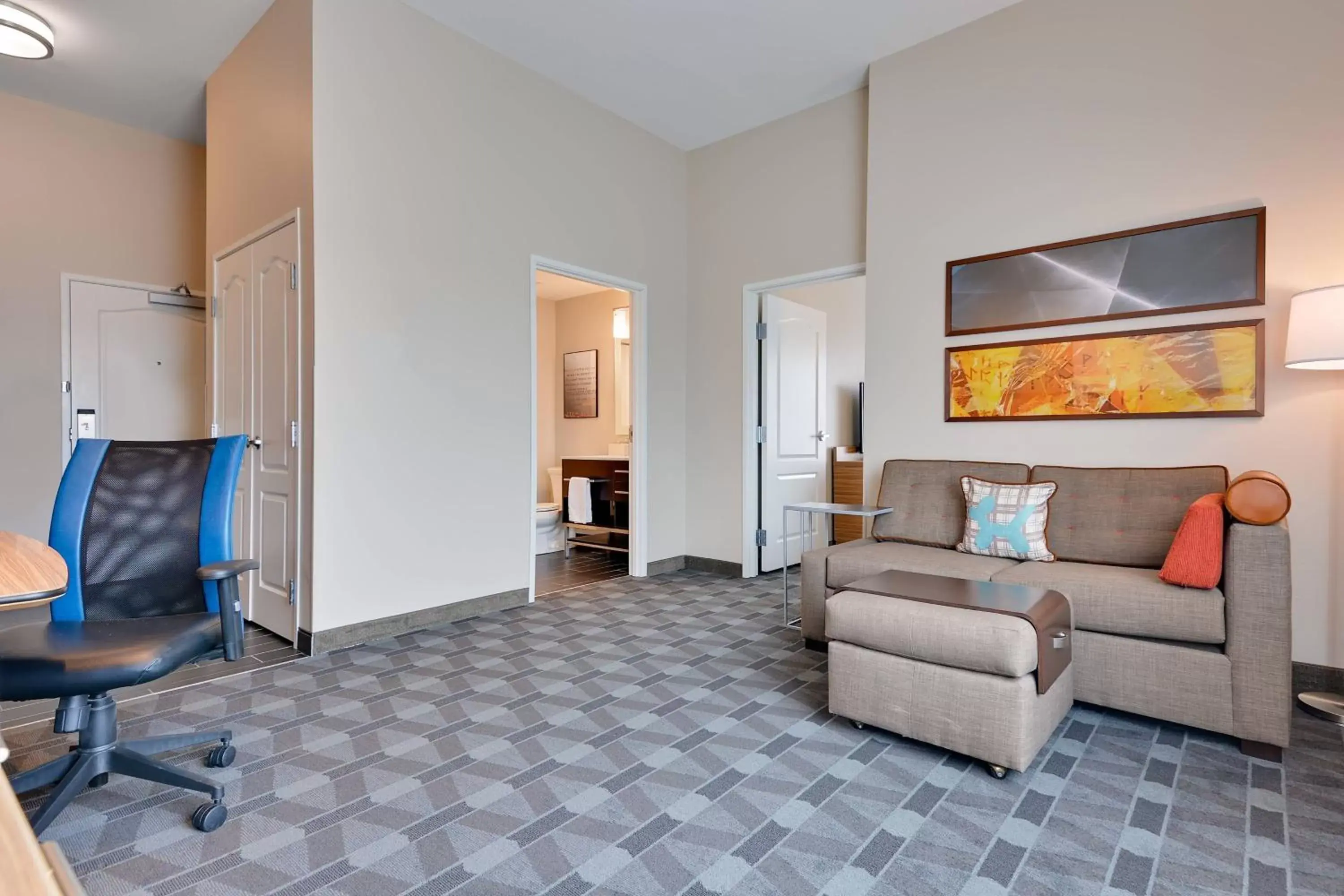 Bedroom, Seating Area in TownePlace Suites by Marriott Detroit Allen Park