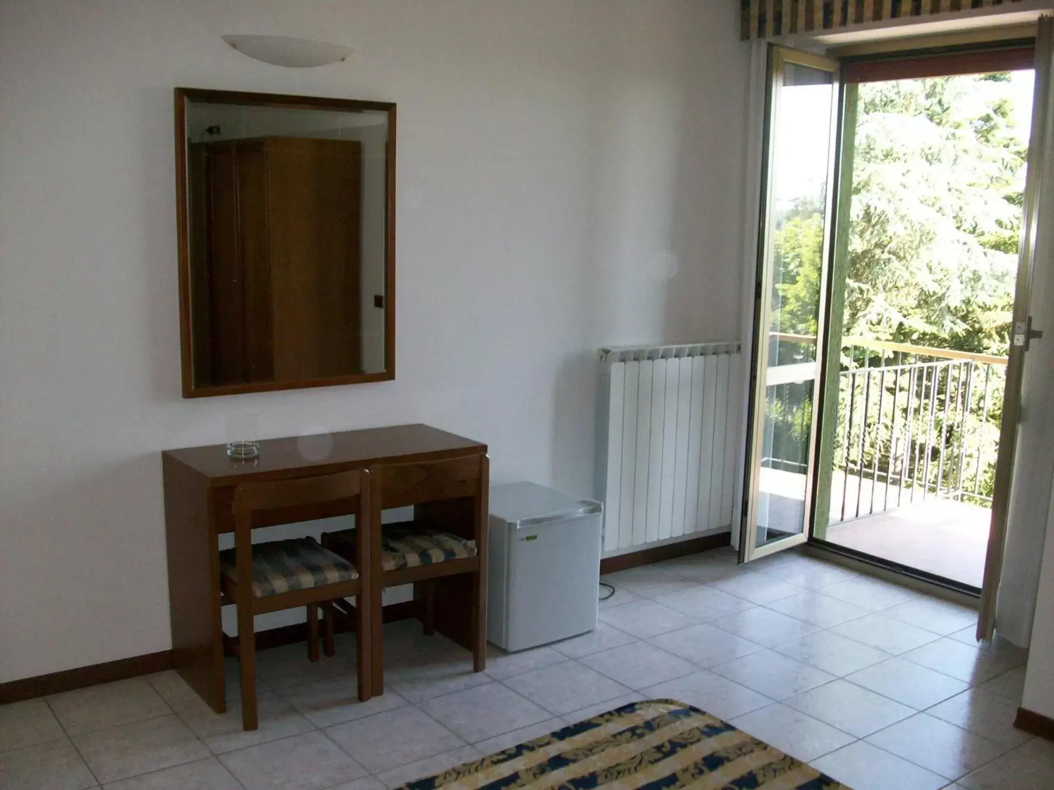 Dining Area in Hotel Santorotto