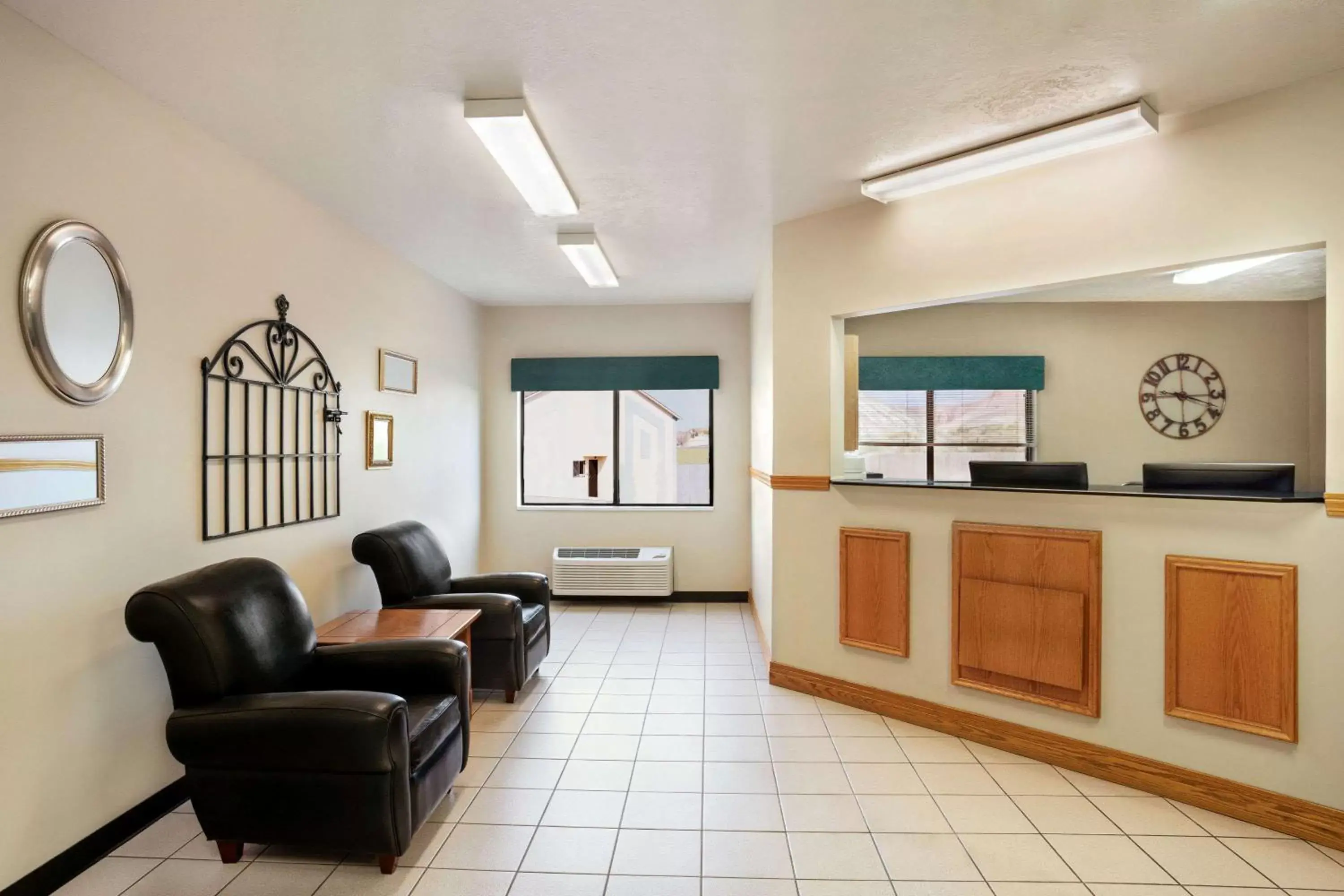 Lobby or reception in Travelodge by Wyndham Green River WY Lobby or reception in Travelodge by Wyndham Green River WY
