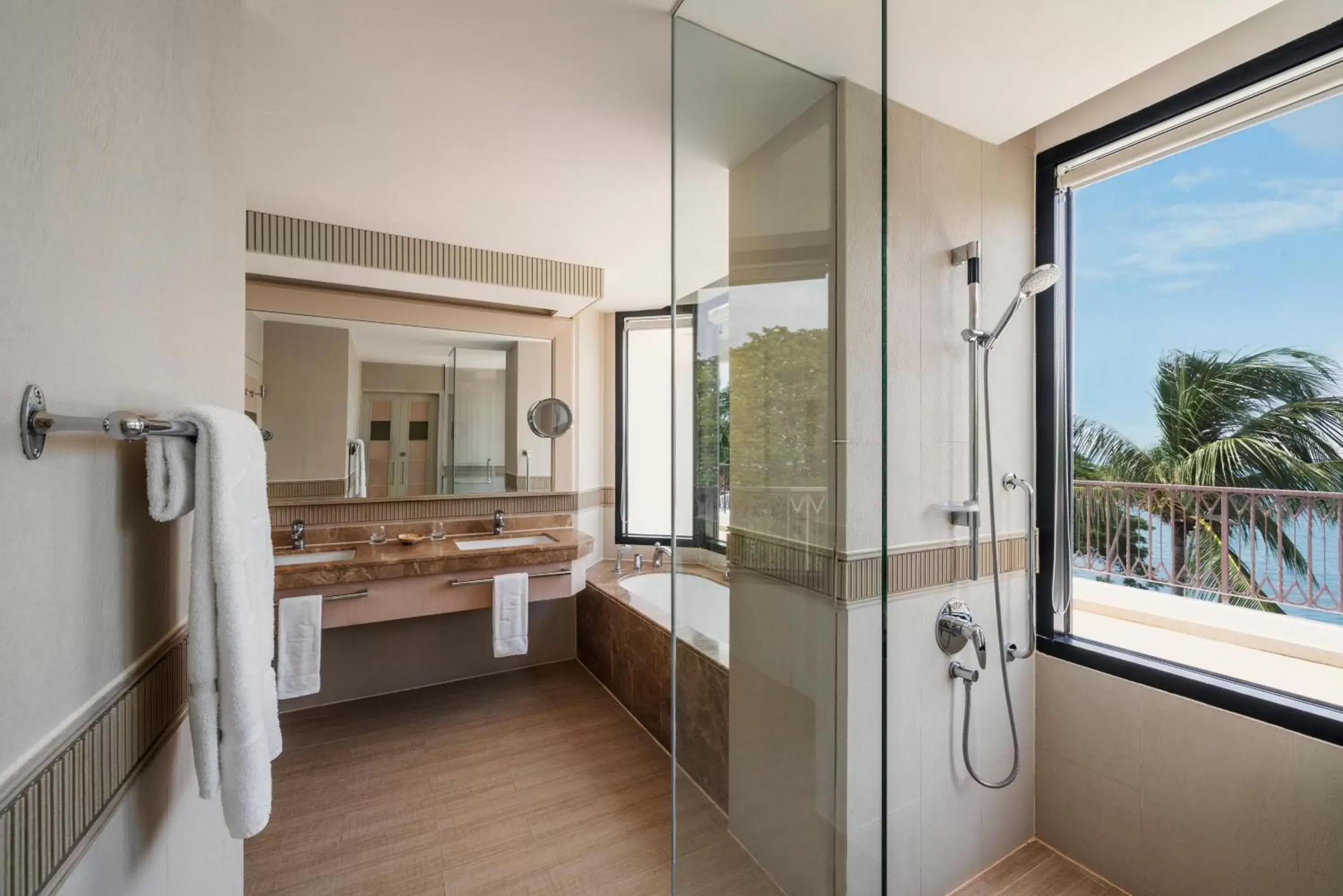 Shower, Kitchen/Kitchenette in Shangri-La Rasa Sentosa, Singapore