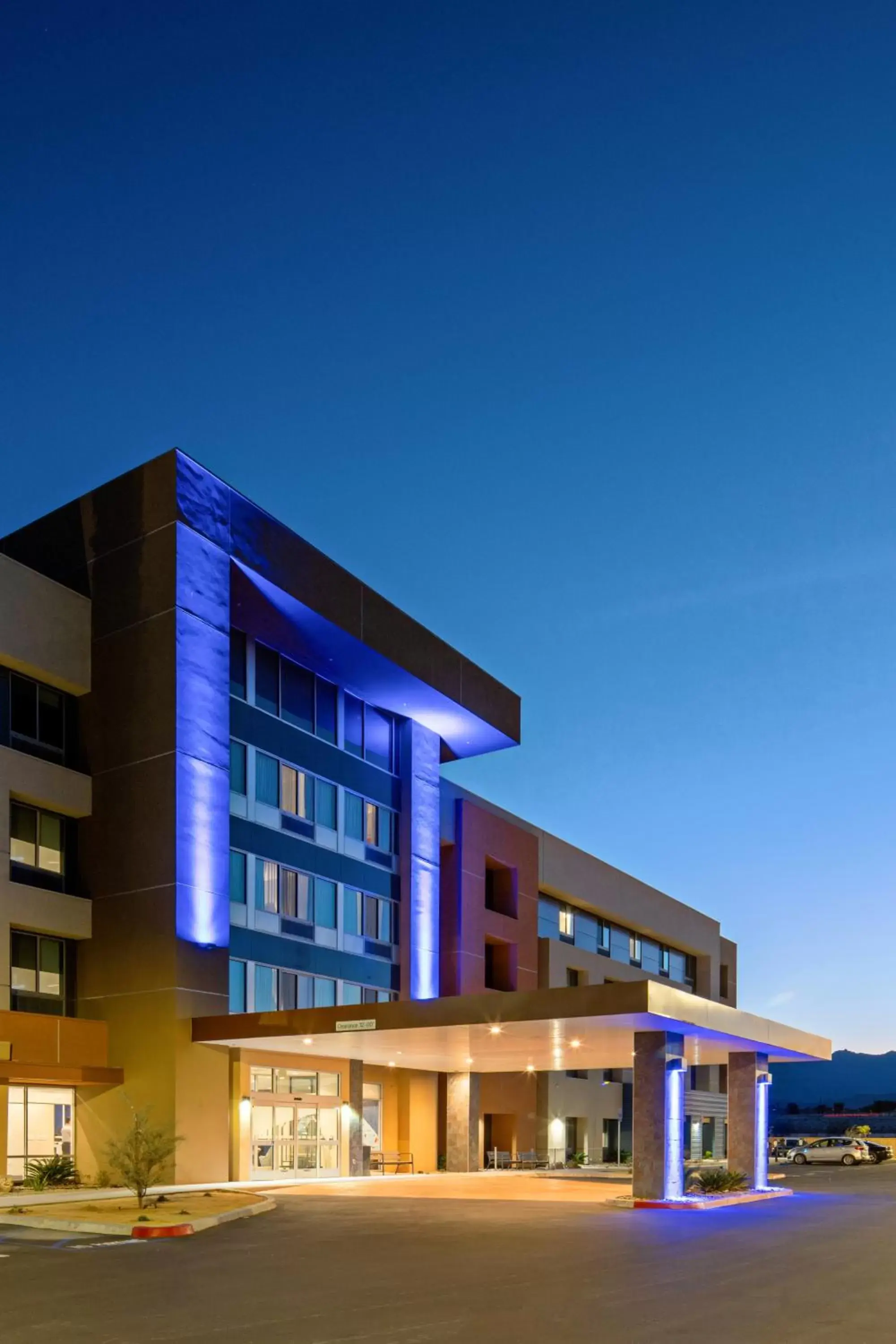 Property Building in Holiday Inn Express & Suites Palm Desert - Millennium, an IHG Hotel