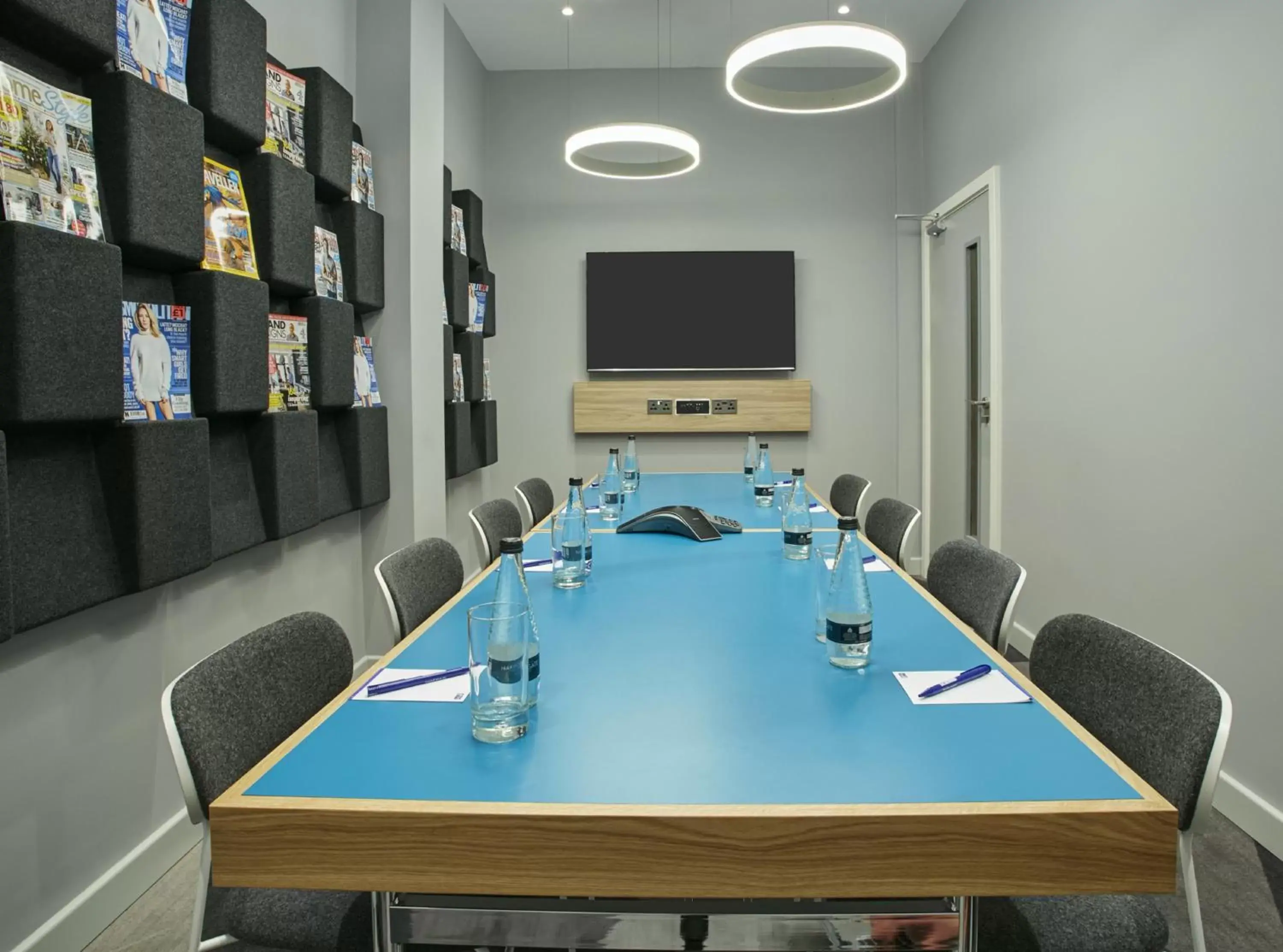 Meeting/conference room in Holiday Inn Express - Bodmin - Victoria Junction, an IHG Hotel