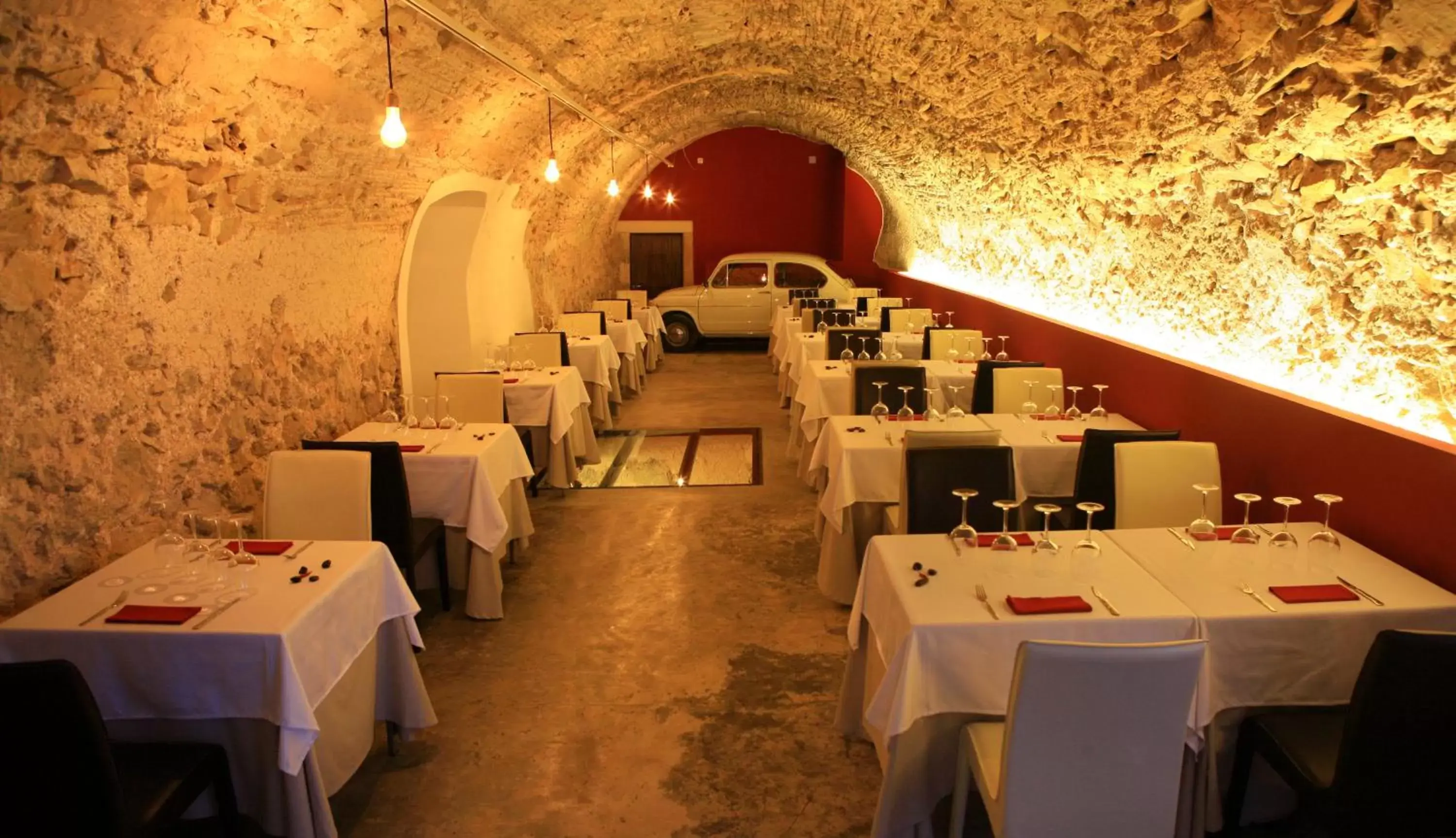 Restaurant/Places to Eat in Petit Hotel Hostatgeria Sant Salvador