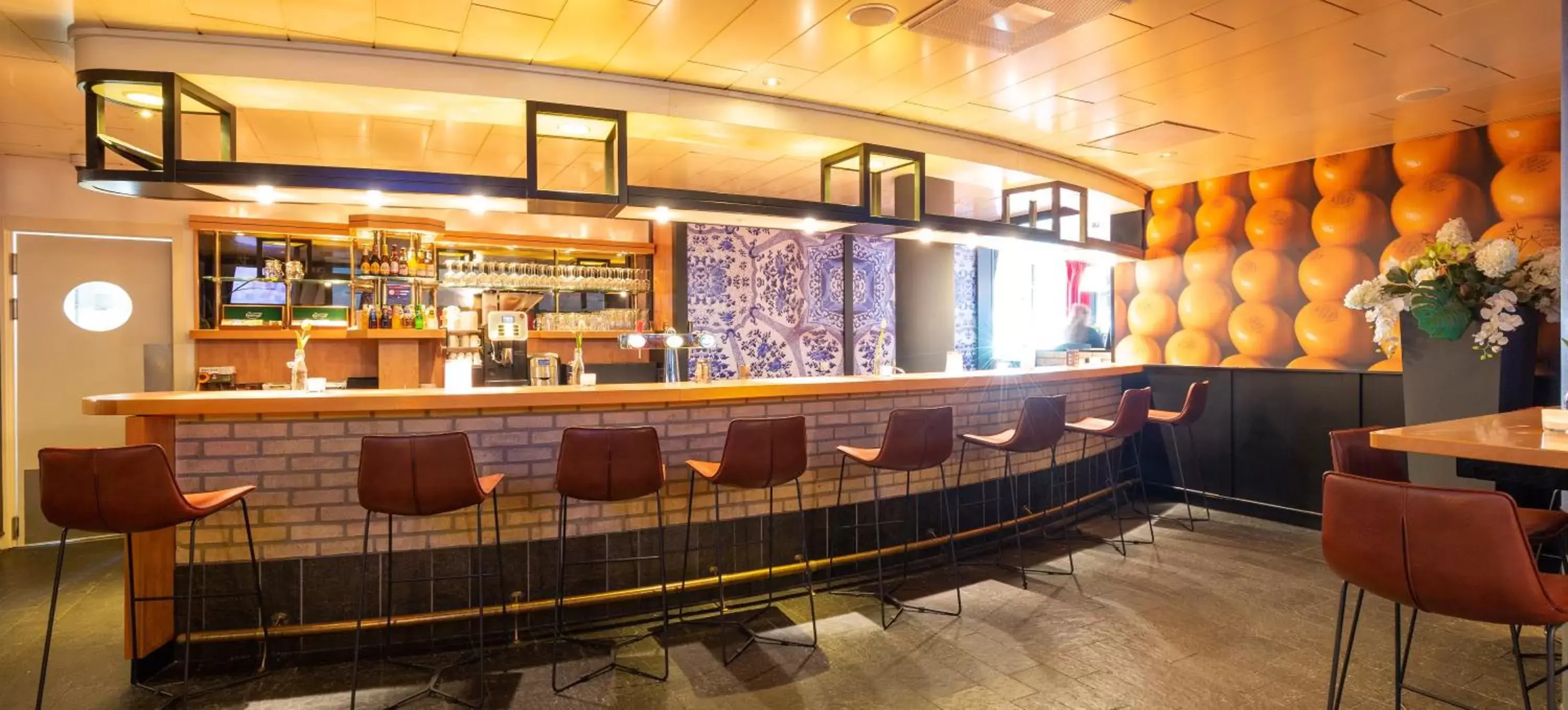 Lounge or bar in Best Western Plus Amsterdam Airport Hotel Lounge or bar in Best Western Plus Amsterdam Airport Hotel