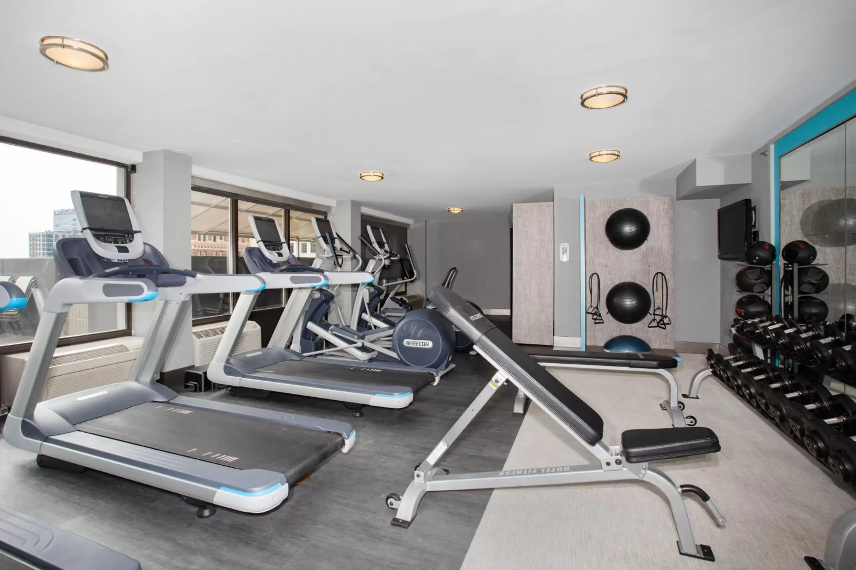 Fitness centre/facilities, Fitness Center/Facilities in Crowne Plaza Kansas City Downtown, an IHG Hotel