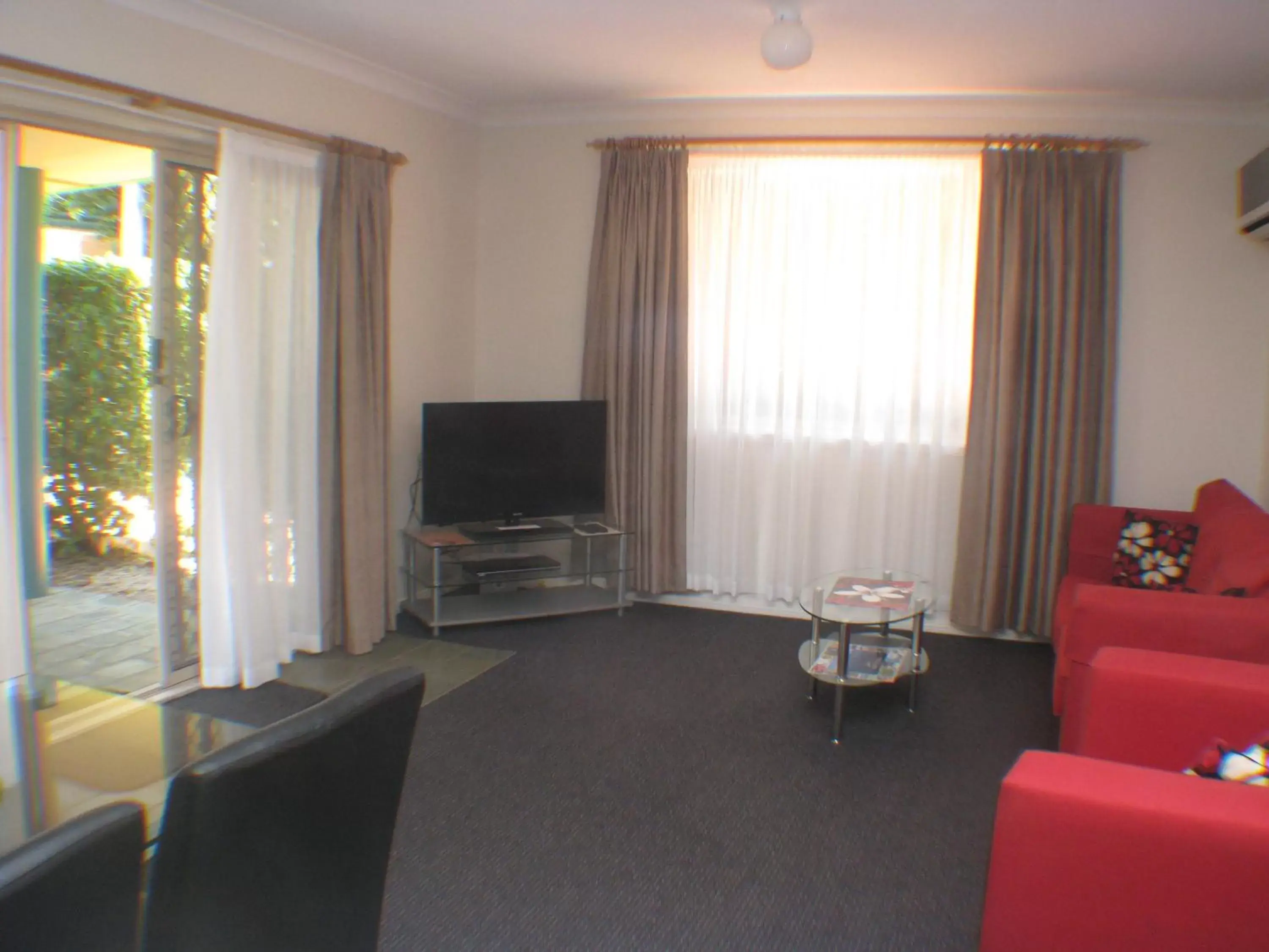Living room, TV/Entertainment Center in Beaches Serviced Apartments