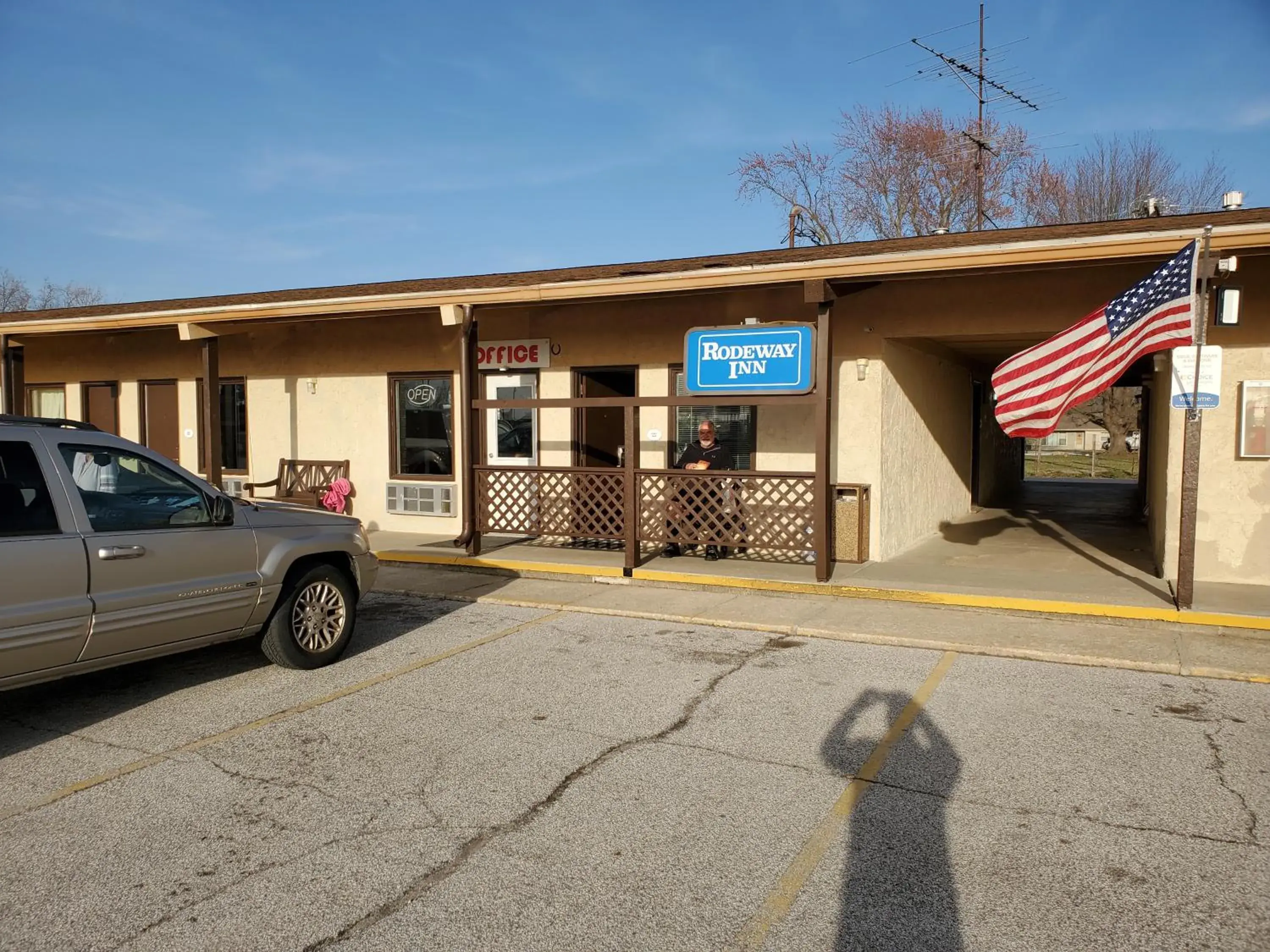 Property Building in Rodeway Inn