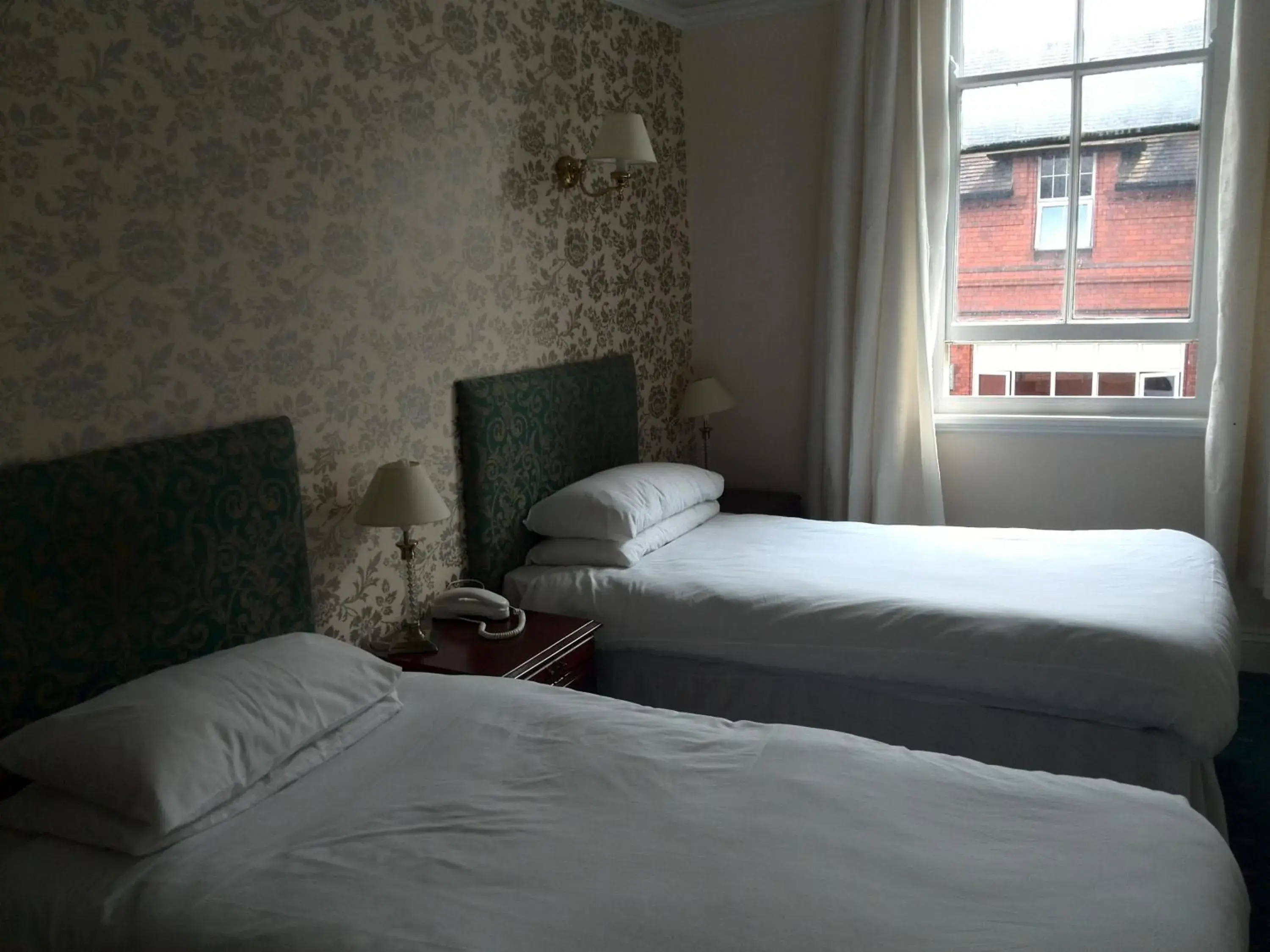 Bedroom, Bed in Regency Hotel