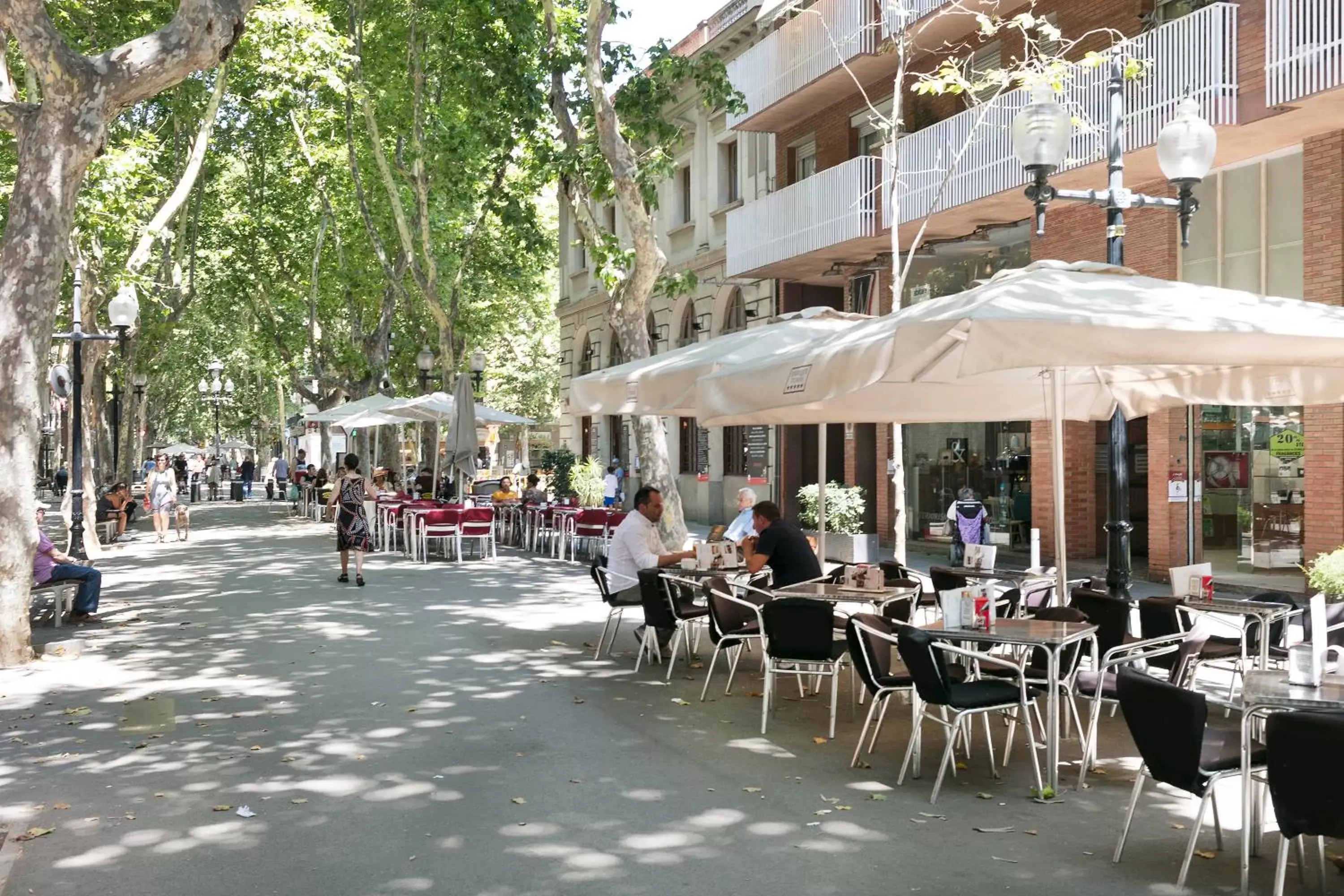 Neighbourhood, Restaurant/Places to Eat in Hotel Best 4 Barcelona