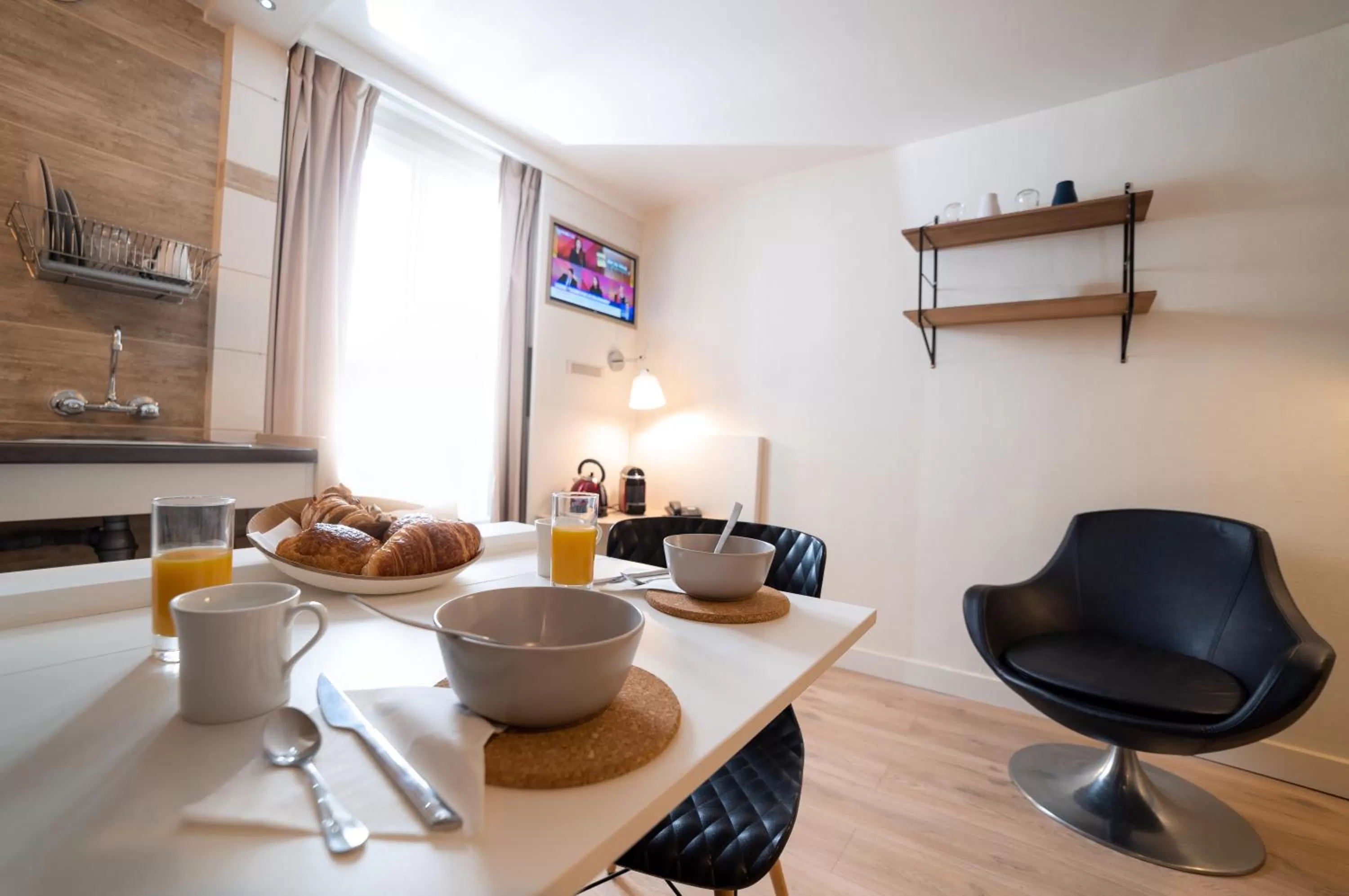 Kitchen or kitchenette in Hotel Little Regina