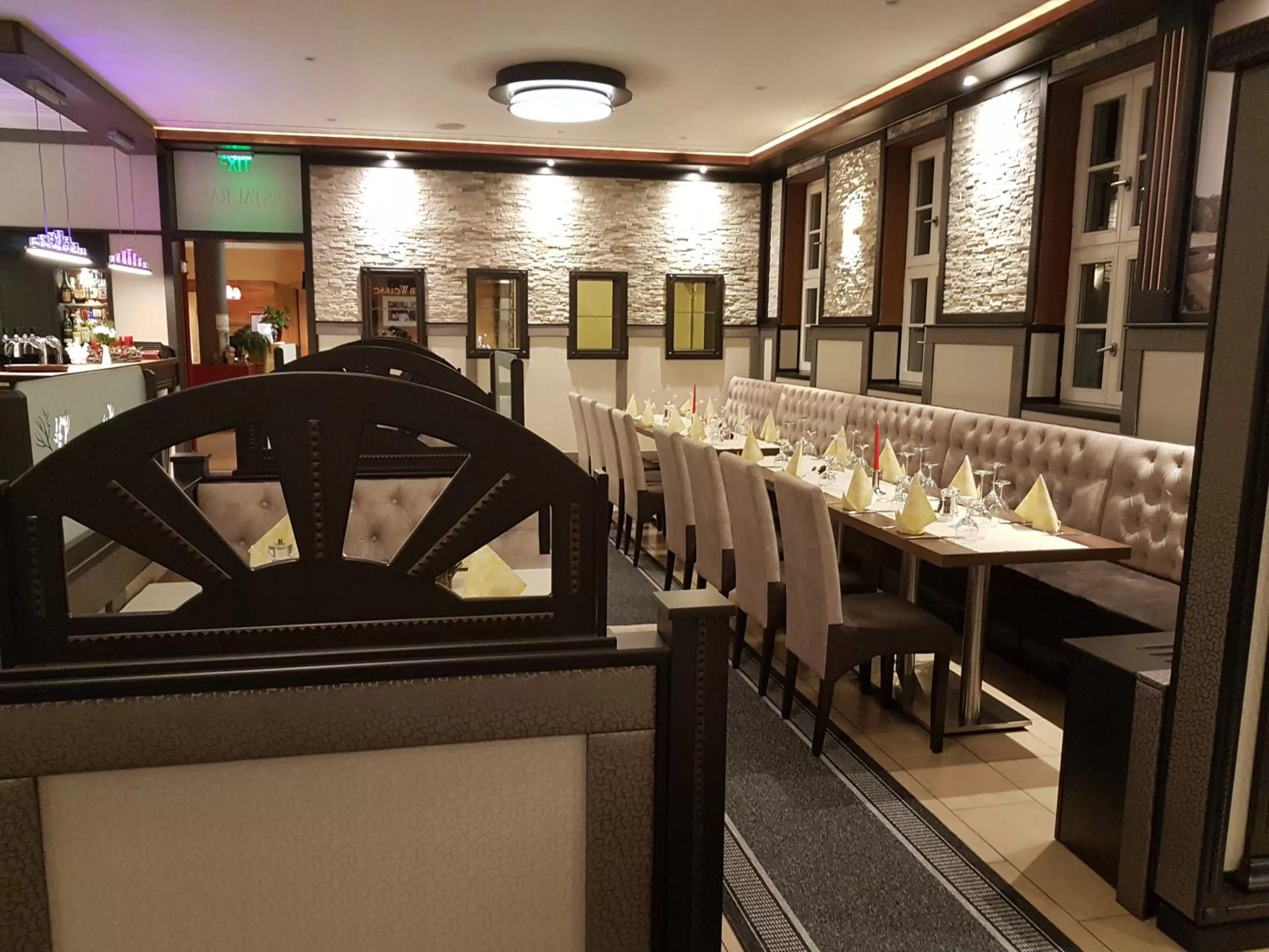 Restaurant/places to eat in Hotel Zum Weissen Ross