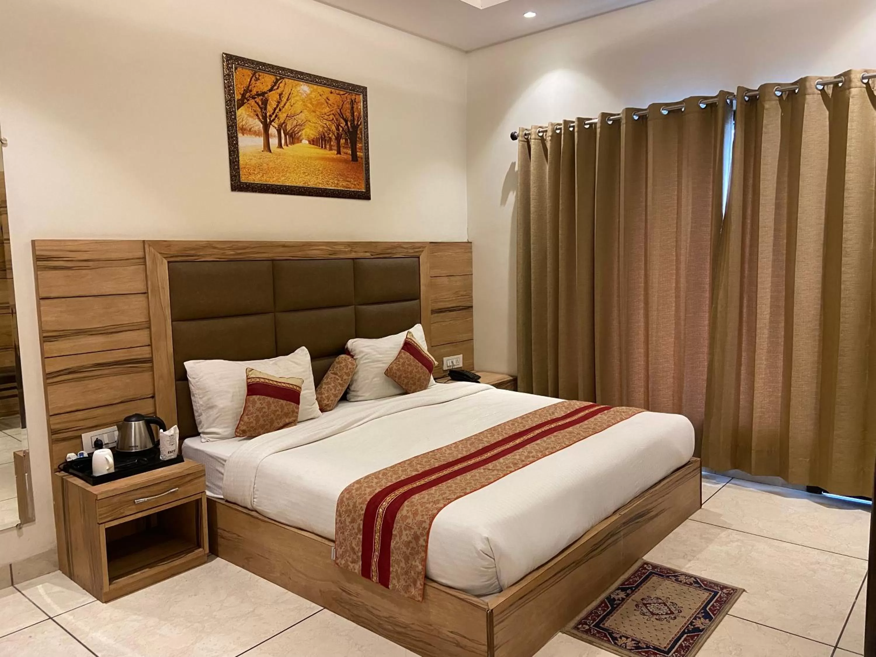 Bedroom, Bed in Hotel Exotic - 5 min walk from Golden Temple