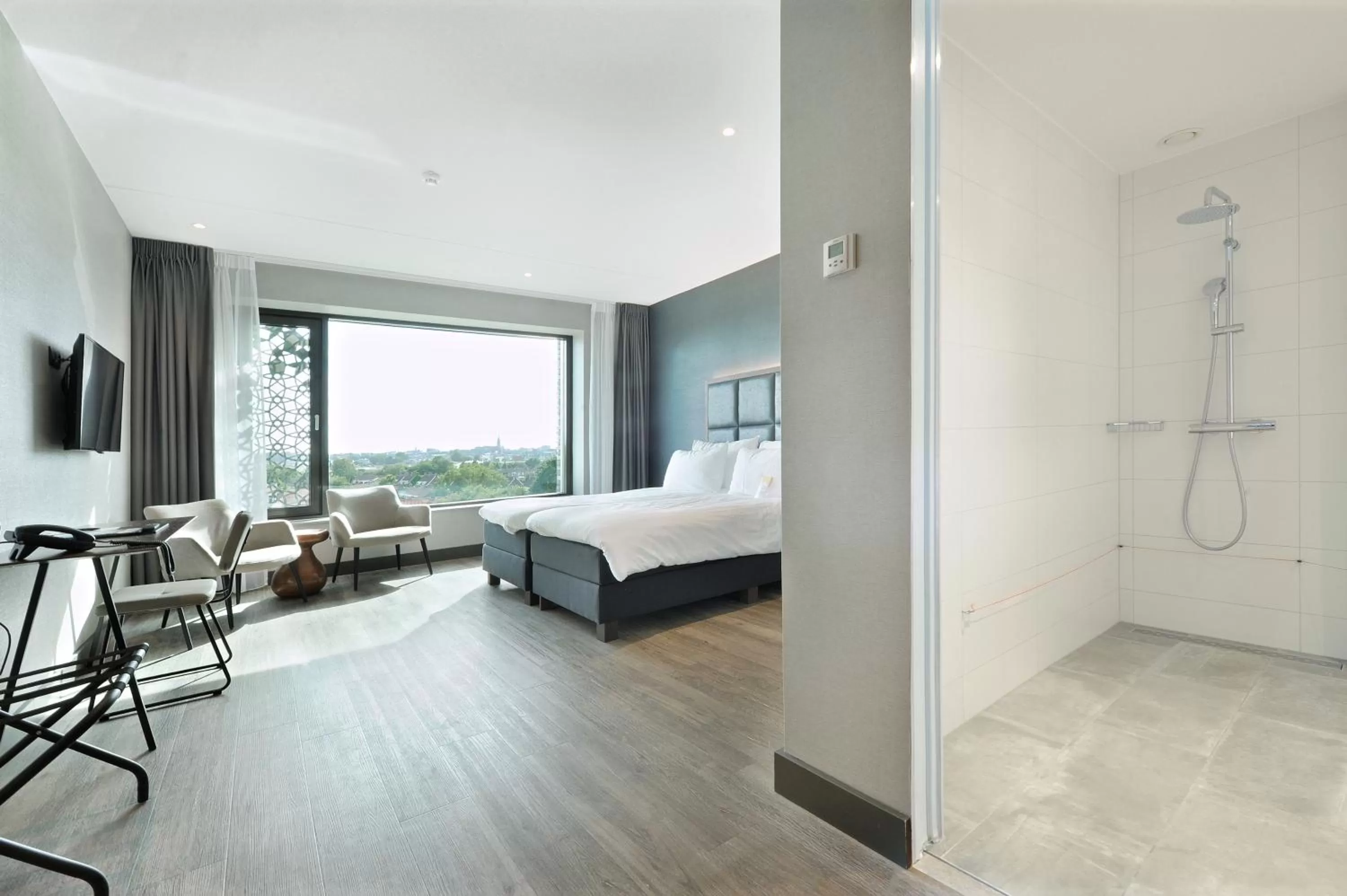 Shower, Bed in Van der Valk Hotel Nijmegen-Lent