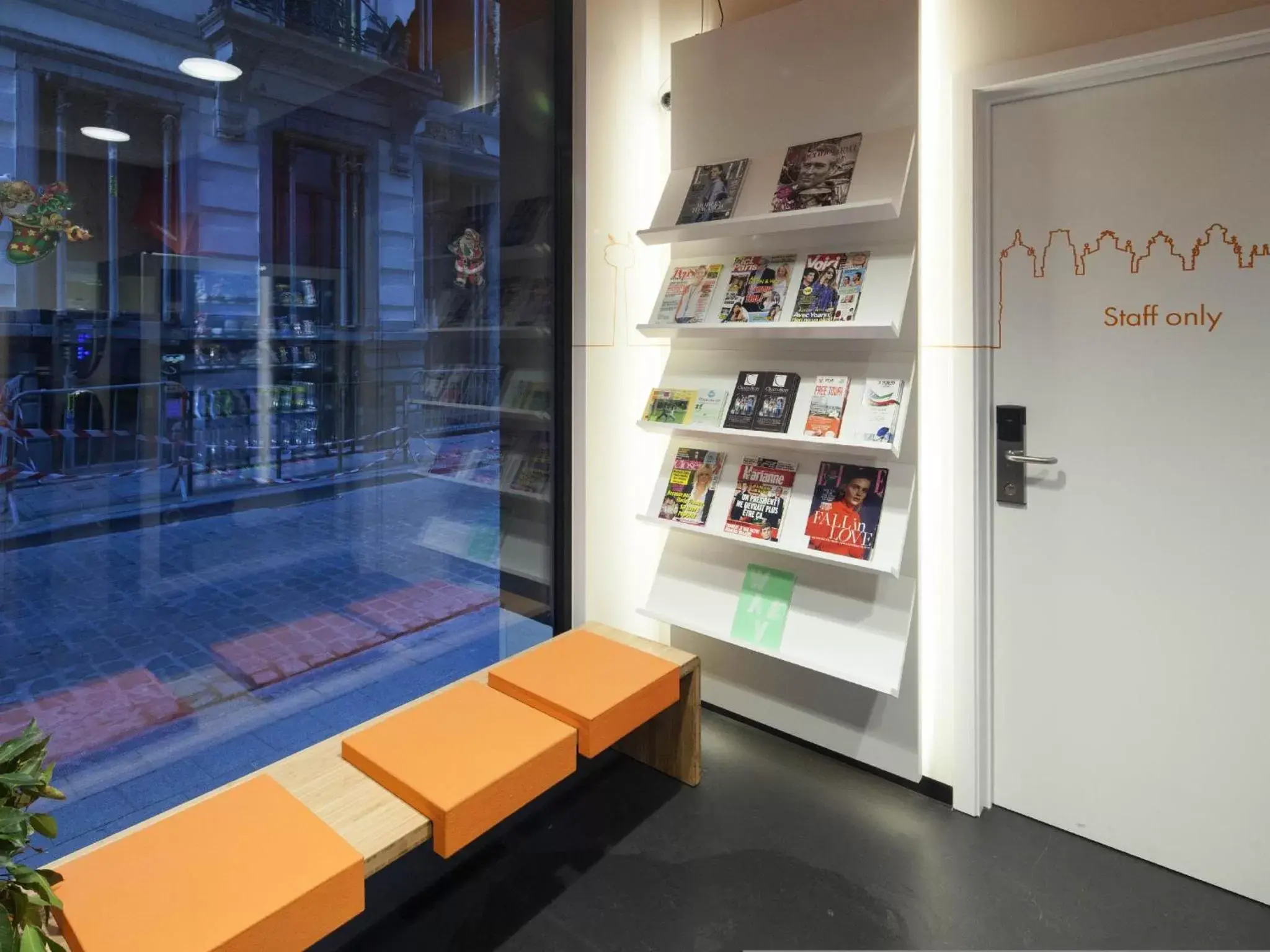 Lobby or reception in easyHotel Brussels City Centre