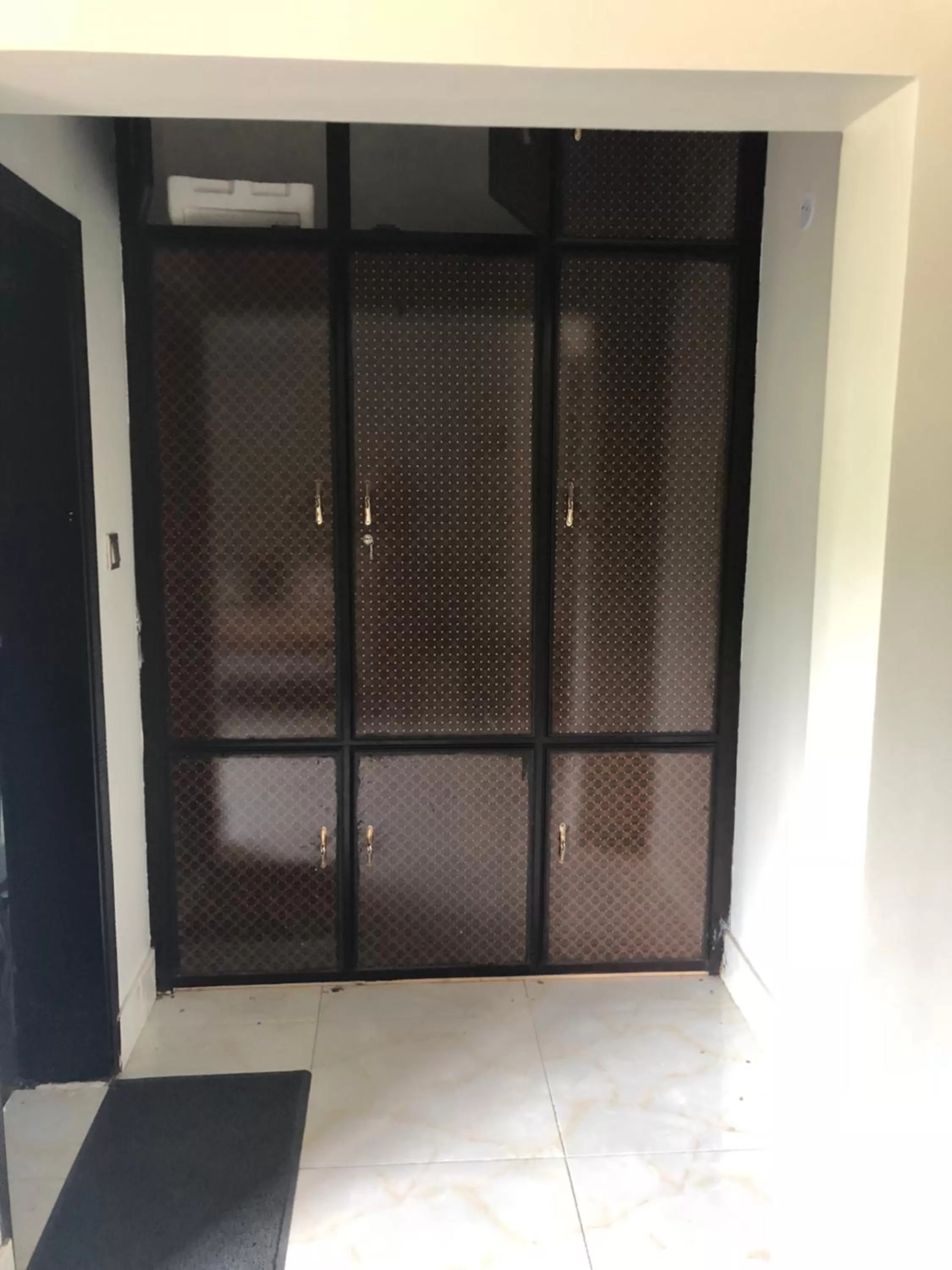 Property building in Hotel La Orilla Muzaffarabad