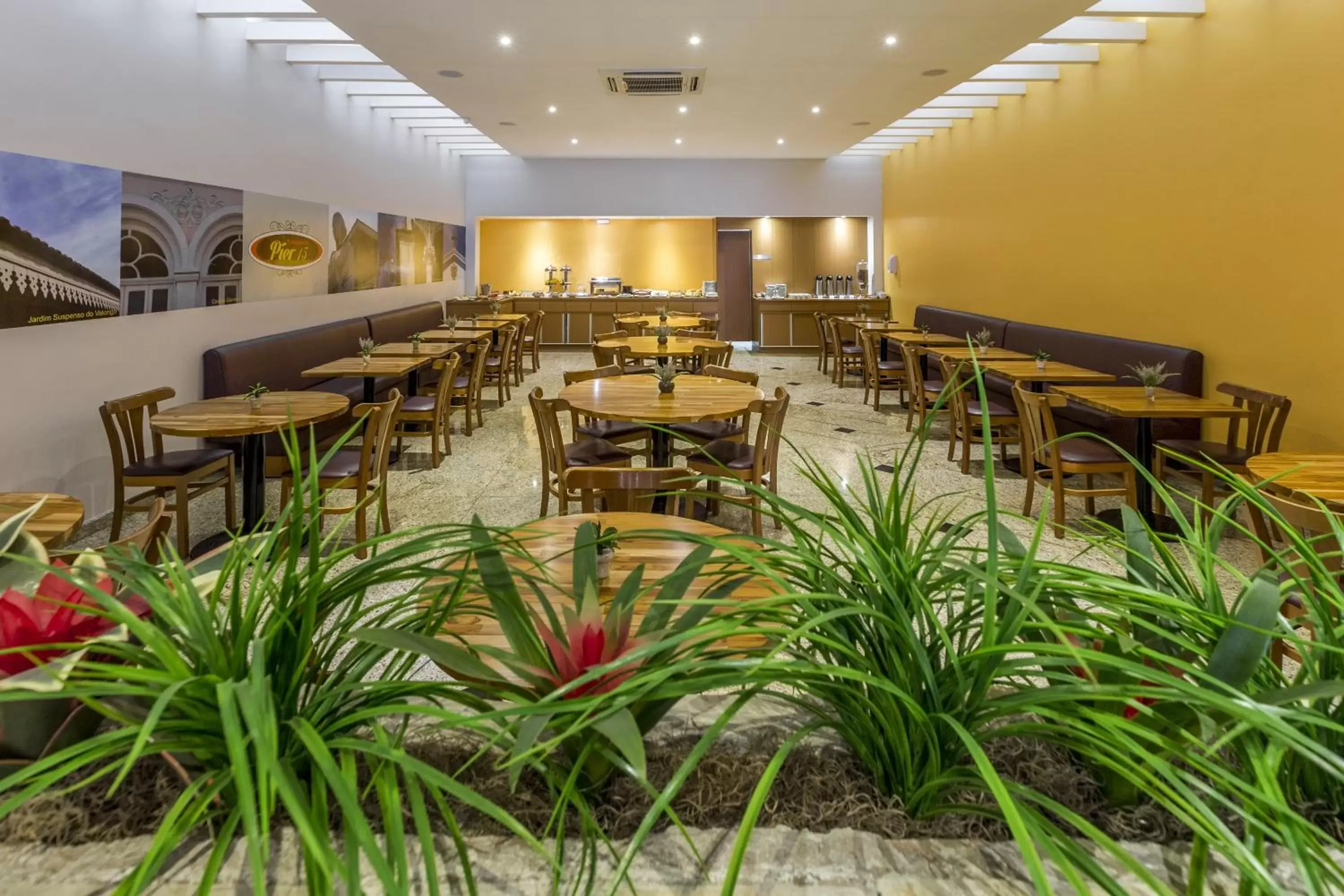 Restaurant/places to eat in Pompeu Rio Hotel Restaurant/places to eat in Pompeu Rio Hotel