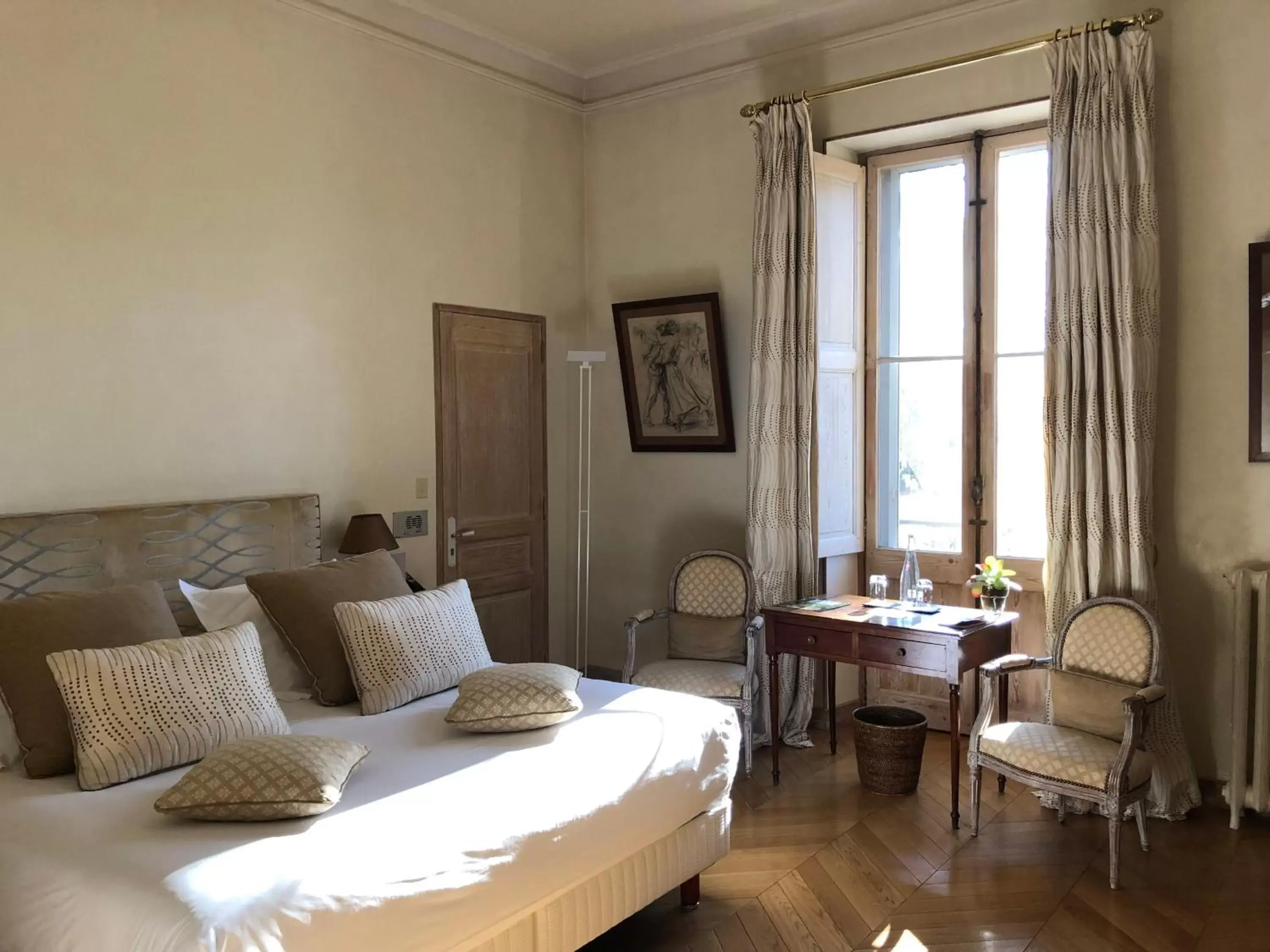 Seating Area in Hotel Château Des Alpilles