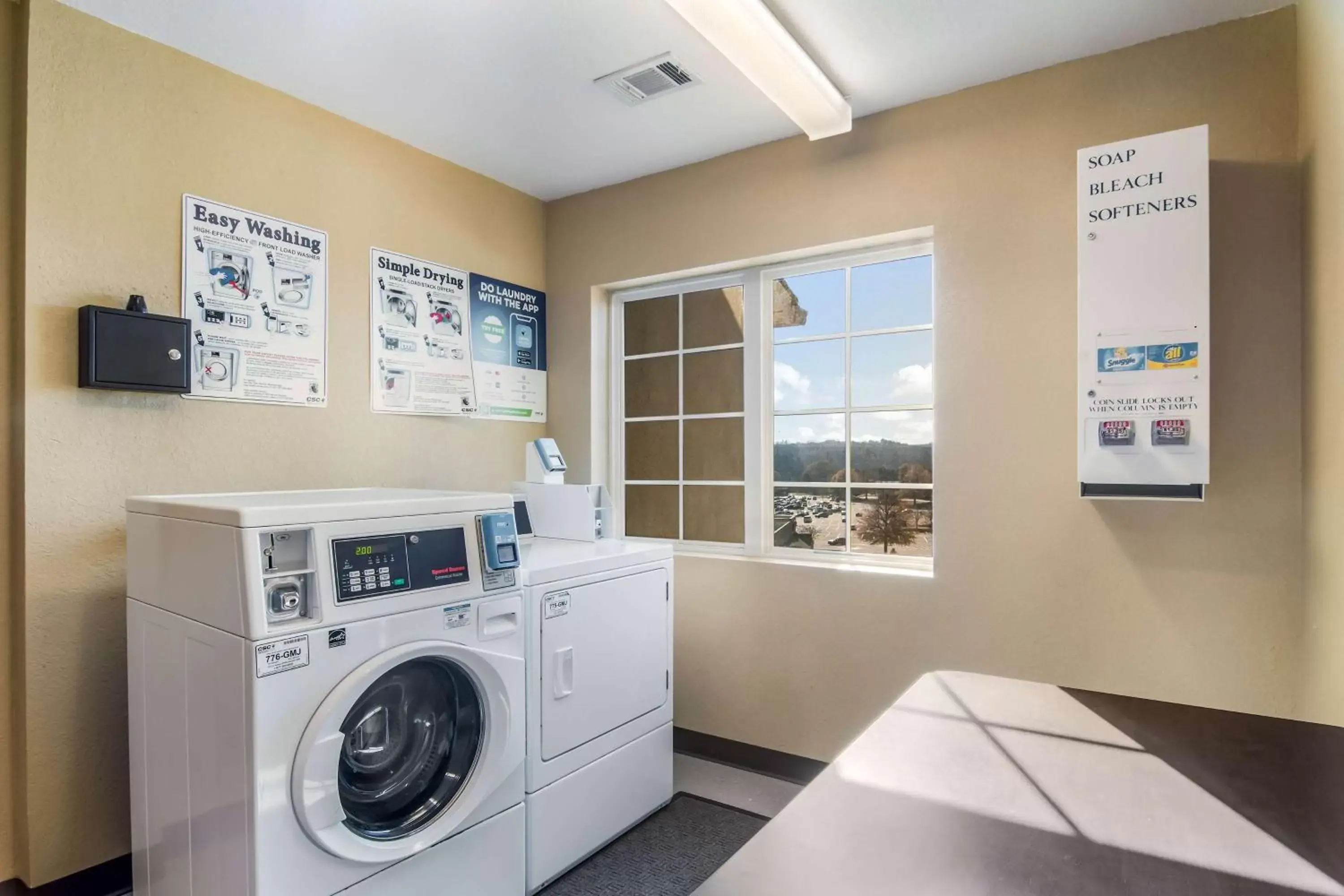 laundry, Kitchen/Kitchenette in Motel 6-Canton, GA