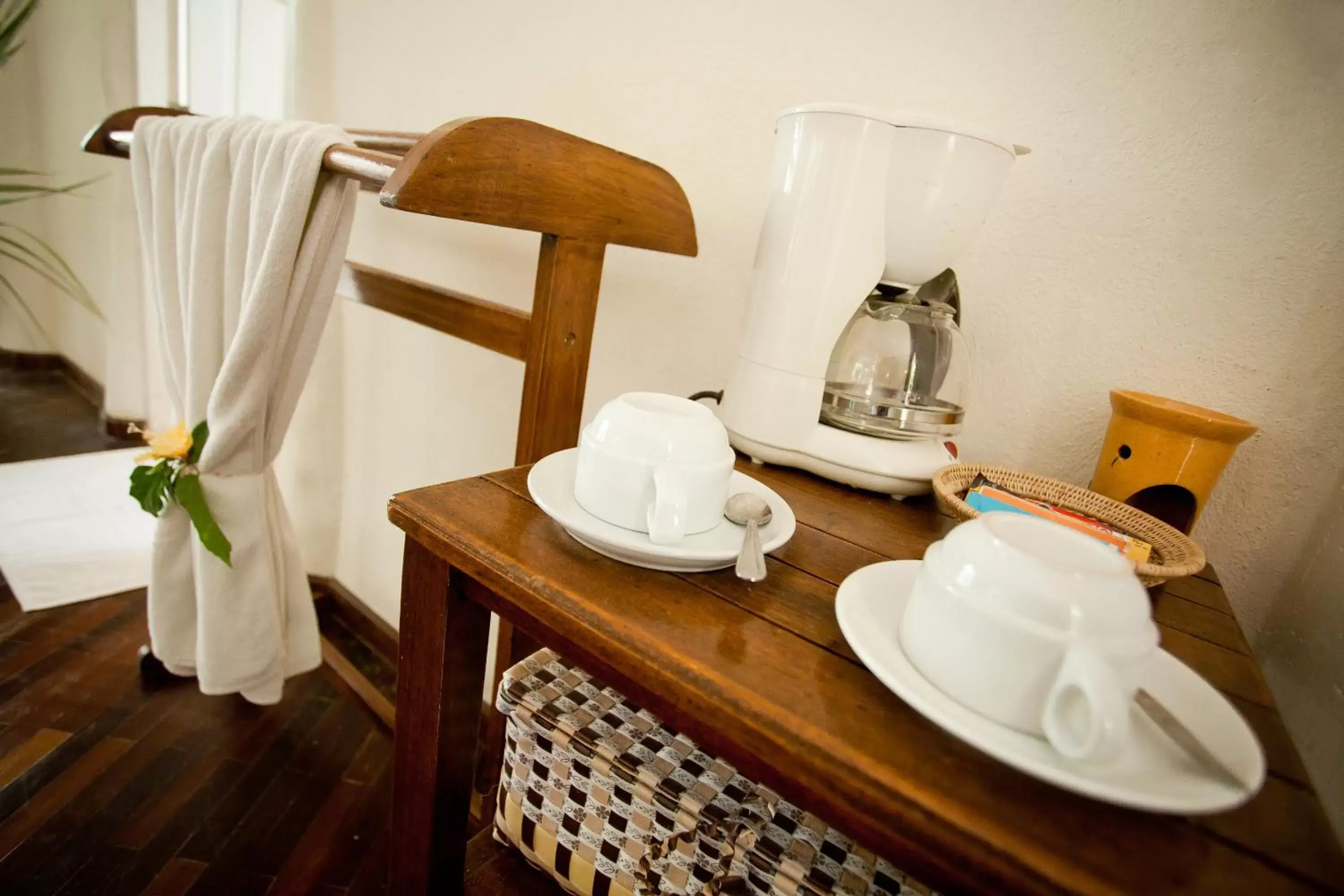 Coffee/tea facilities, Bathroom in Tanaosri Resort