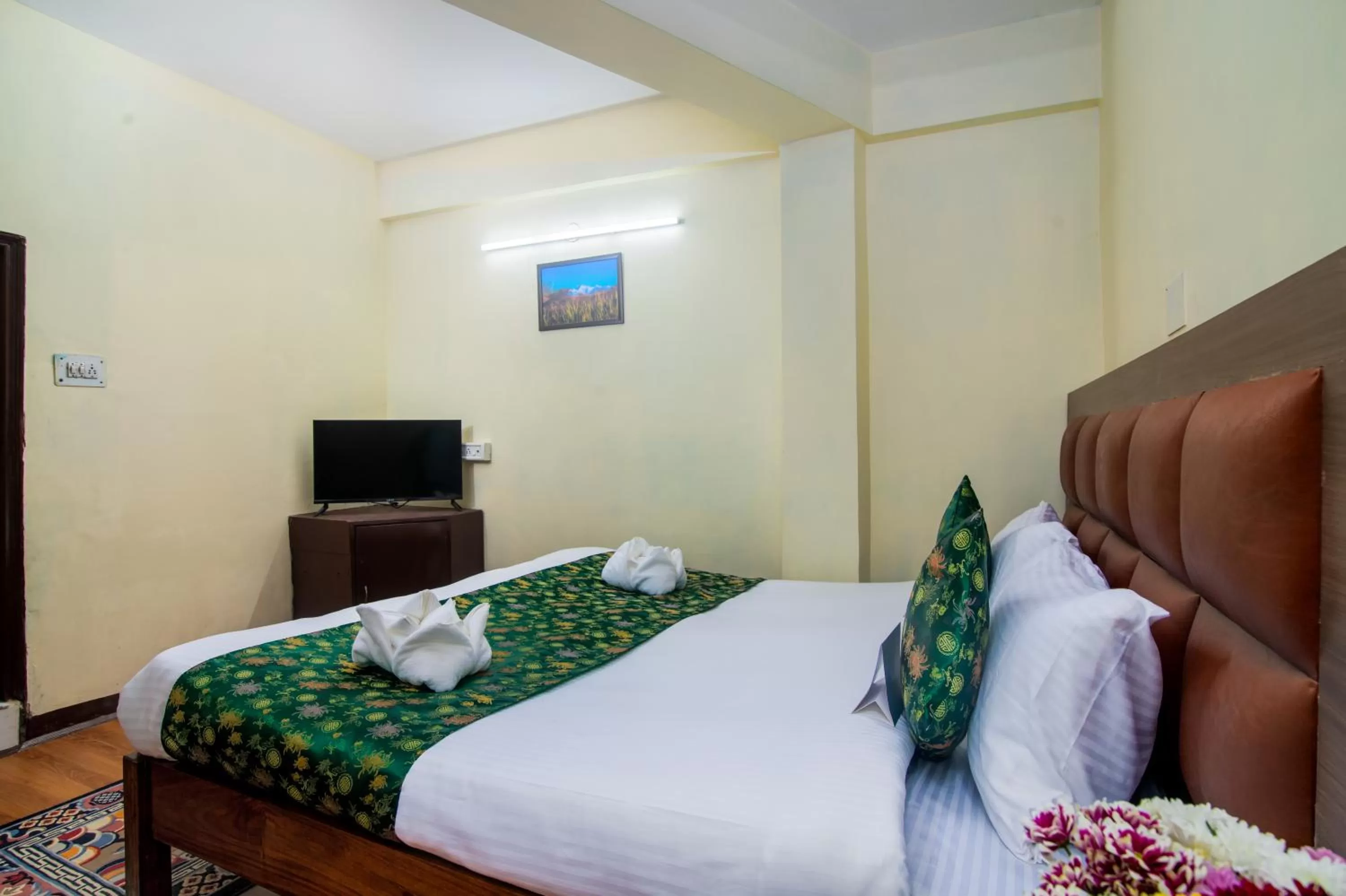 Bed in Muscatel BhumSang - 200 Mts from Mall Road