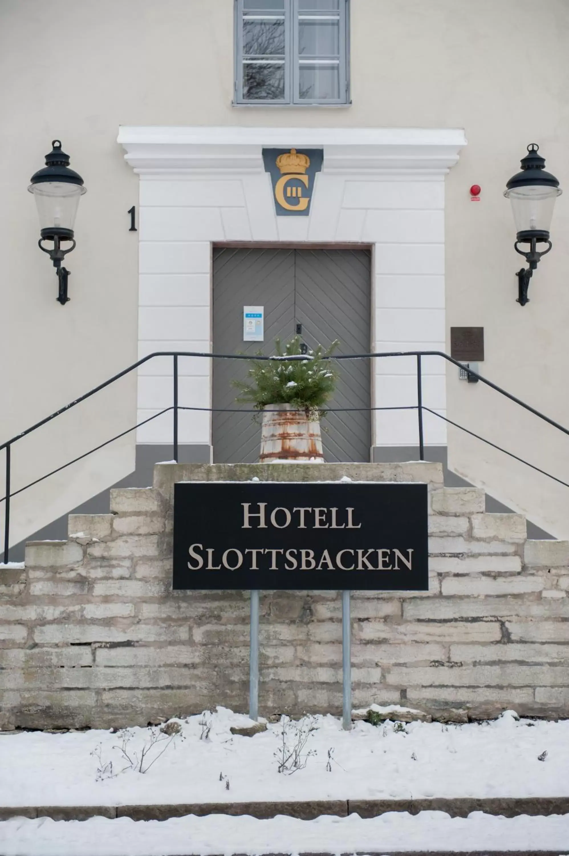 Facade/entrance, Property Building in Hotell Slottsbacken