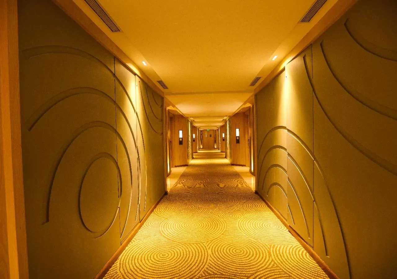 Lobby or reception in Radisson Bhopal