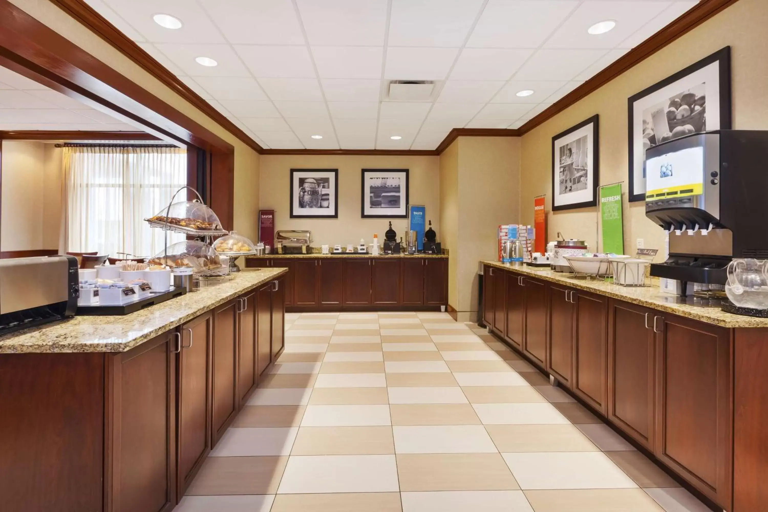 Breakfast, Restaurant/Places to Eat in Hampton Inn Detroit/Southgate