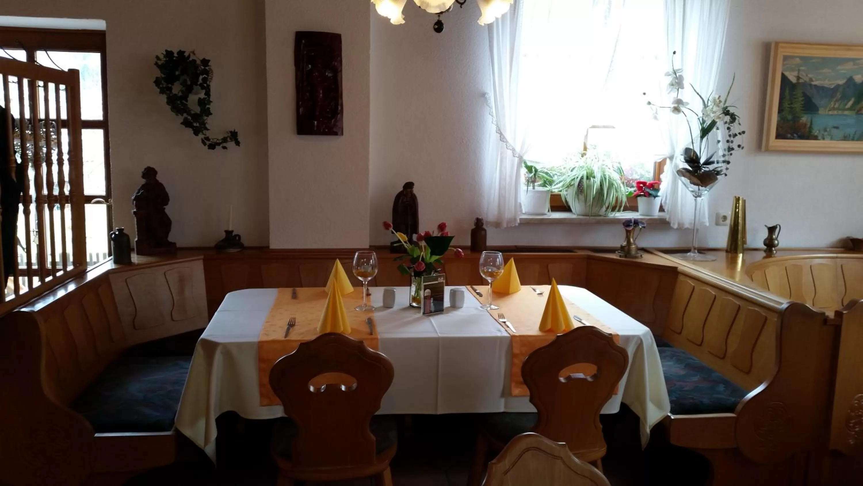 Restaurant/places to eat in Gasthof zum Döhlerwald