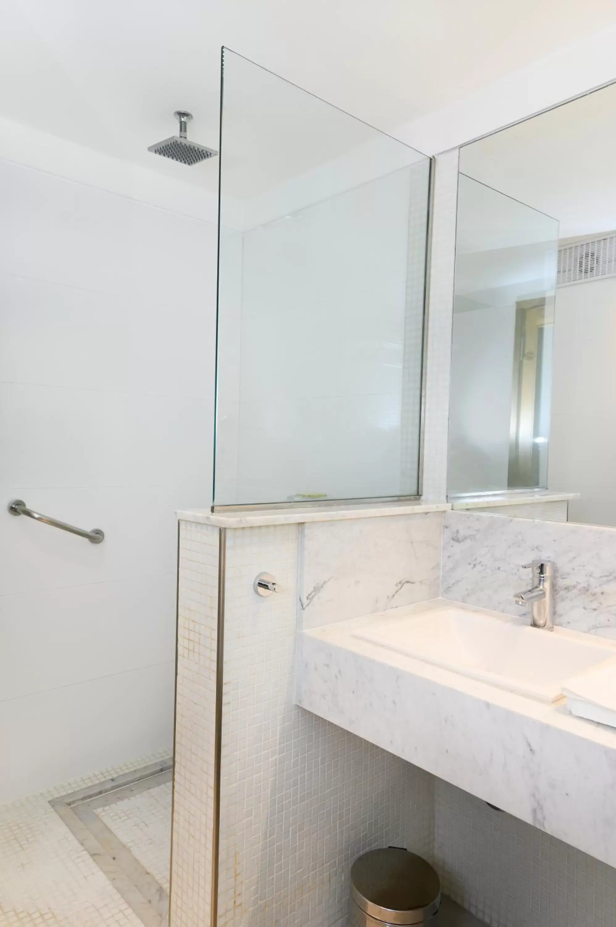 Bathroom in Serena Hotel Buenos Aires