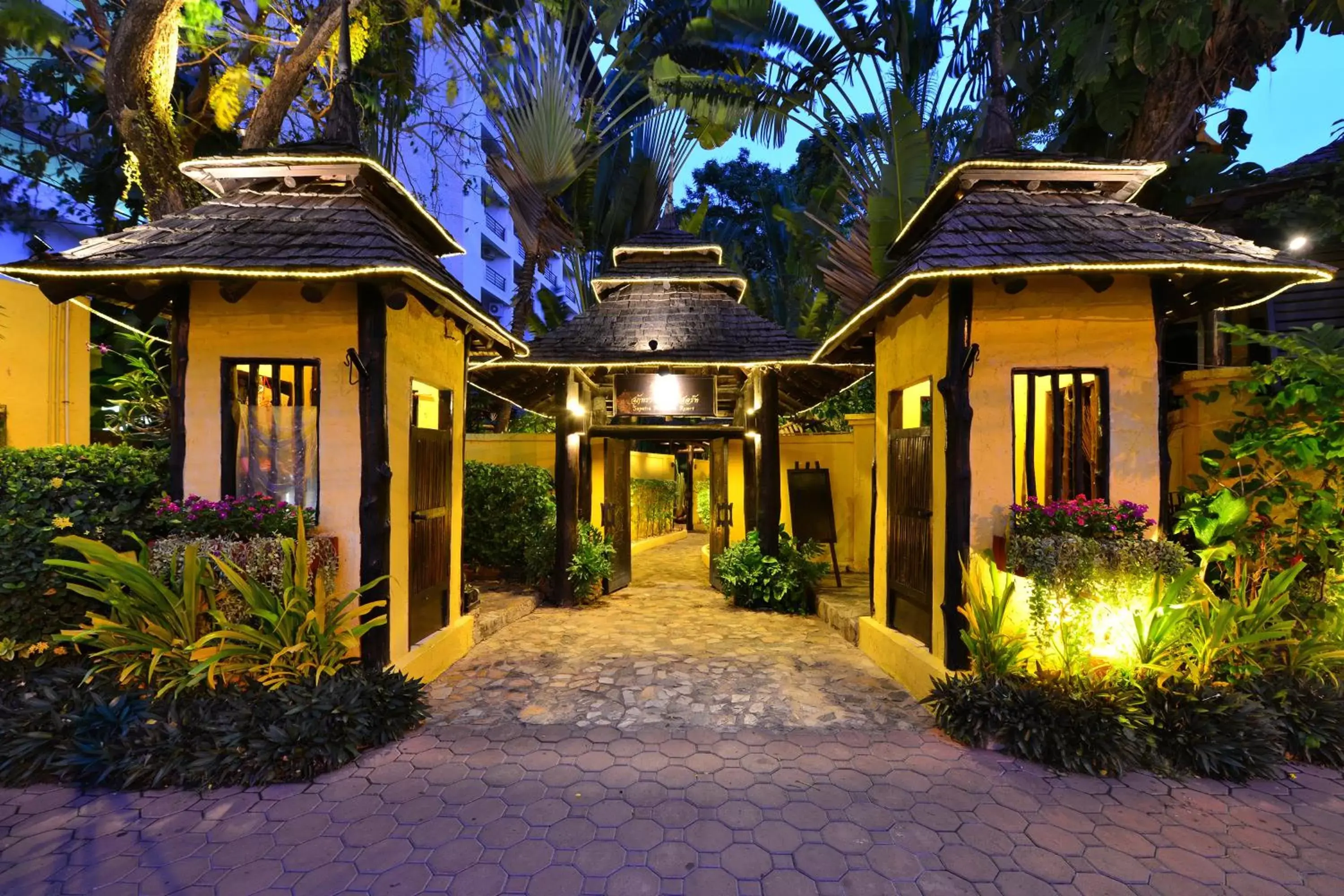 Facade/entrance, Garden in Supatra Hua Hin Resort