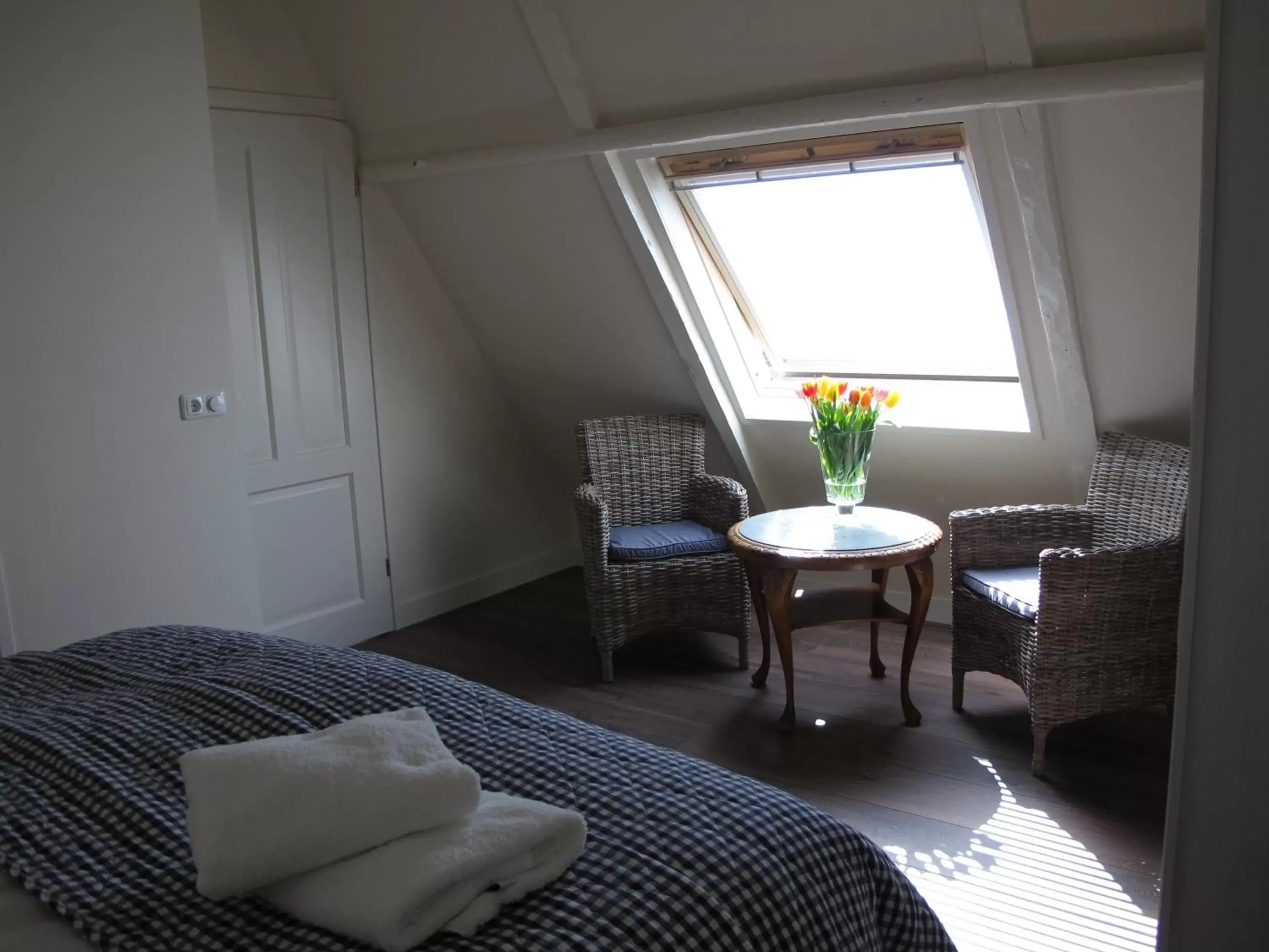 Bedroom, Seating Area in De Thuiskamer in Grou als B&B of Vakantiehuis