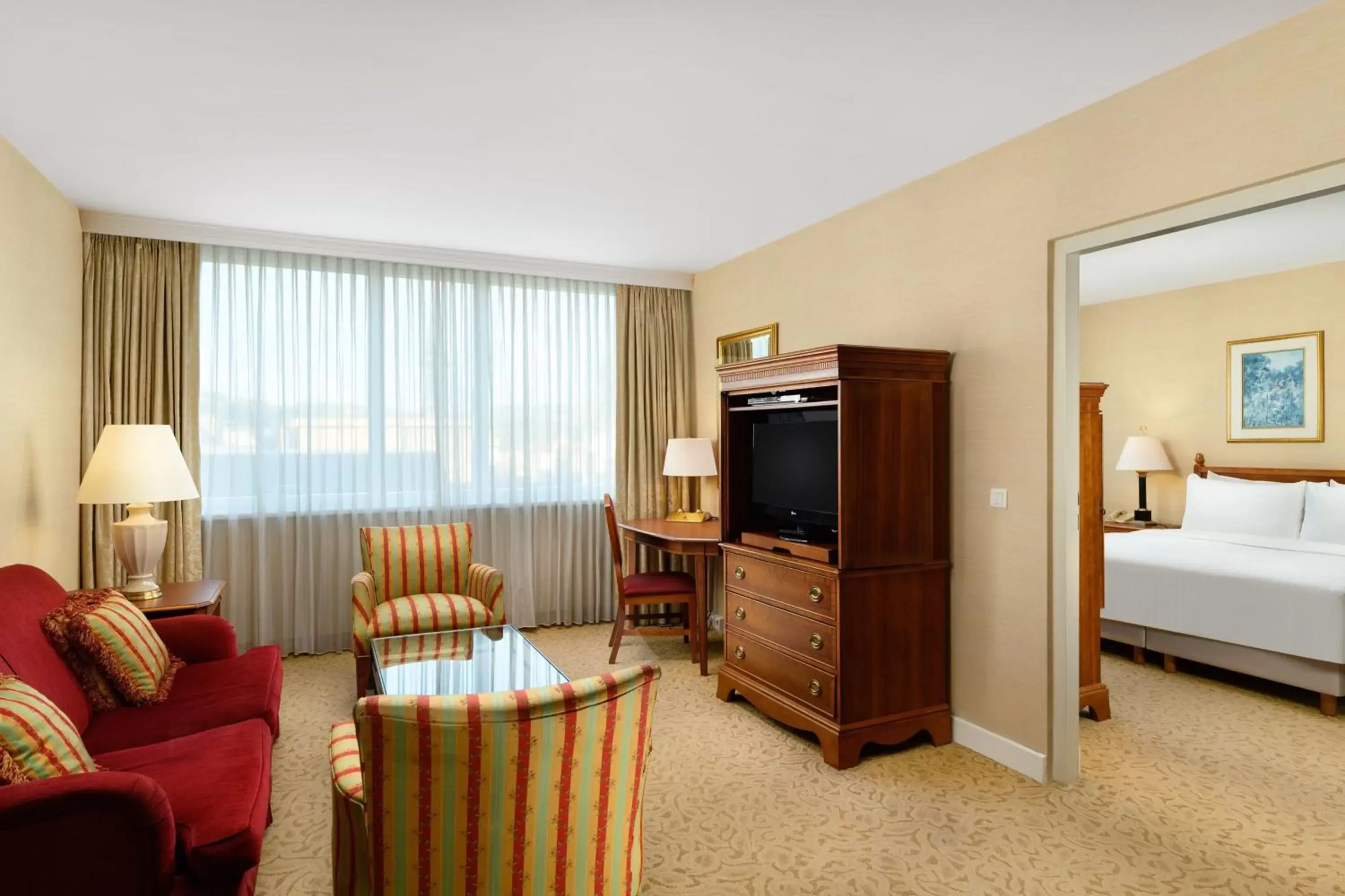 Living room, Seating Area in Millennium Court, Budapest - Marriott Executive Apartments