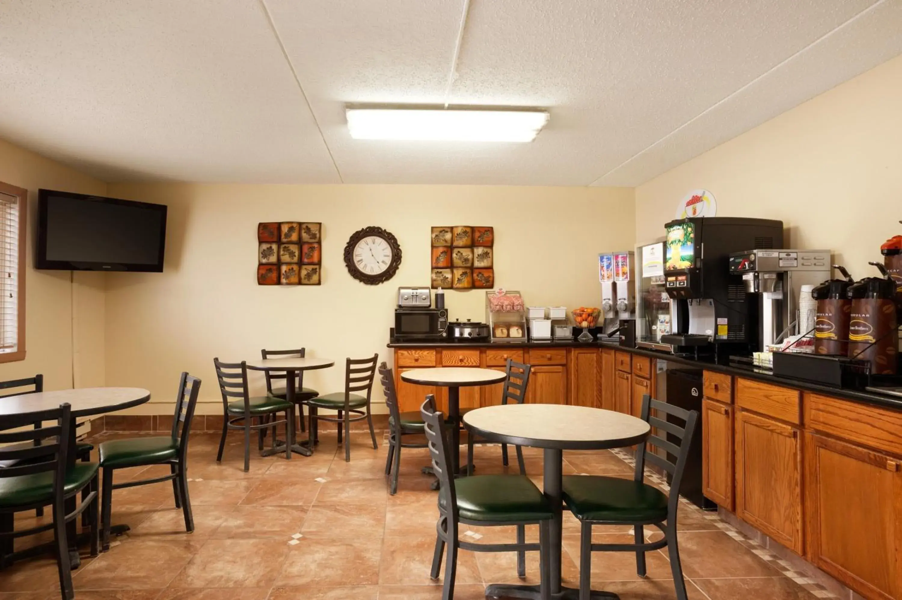 Restaurant/places to eat in Super 8 by Wyndham West Fargo Main Ave ND Restaurant/places to eat in Super 8 by Wyndham West Fargo Main Ave ND