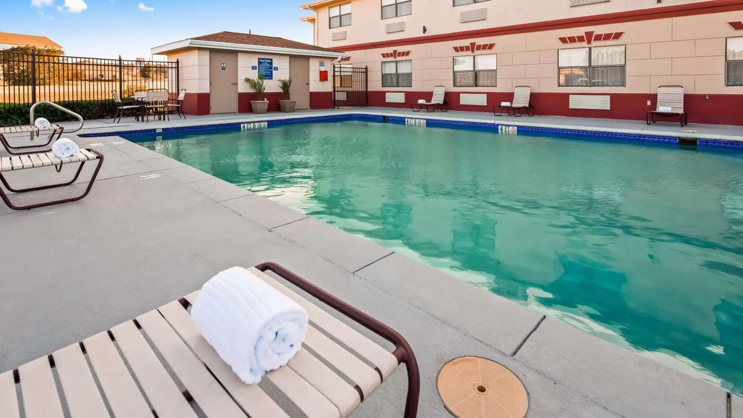 On site, Swimming Pool in Best Western Inn and Suites Copperas Cove