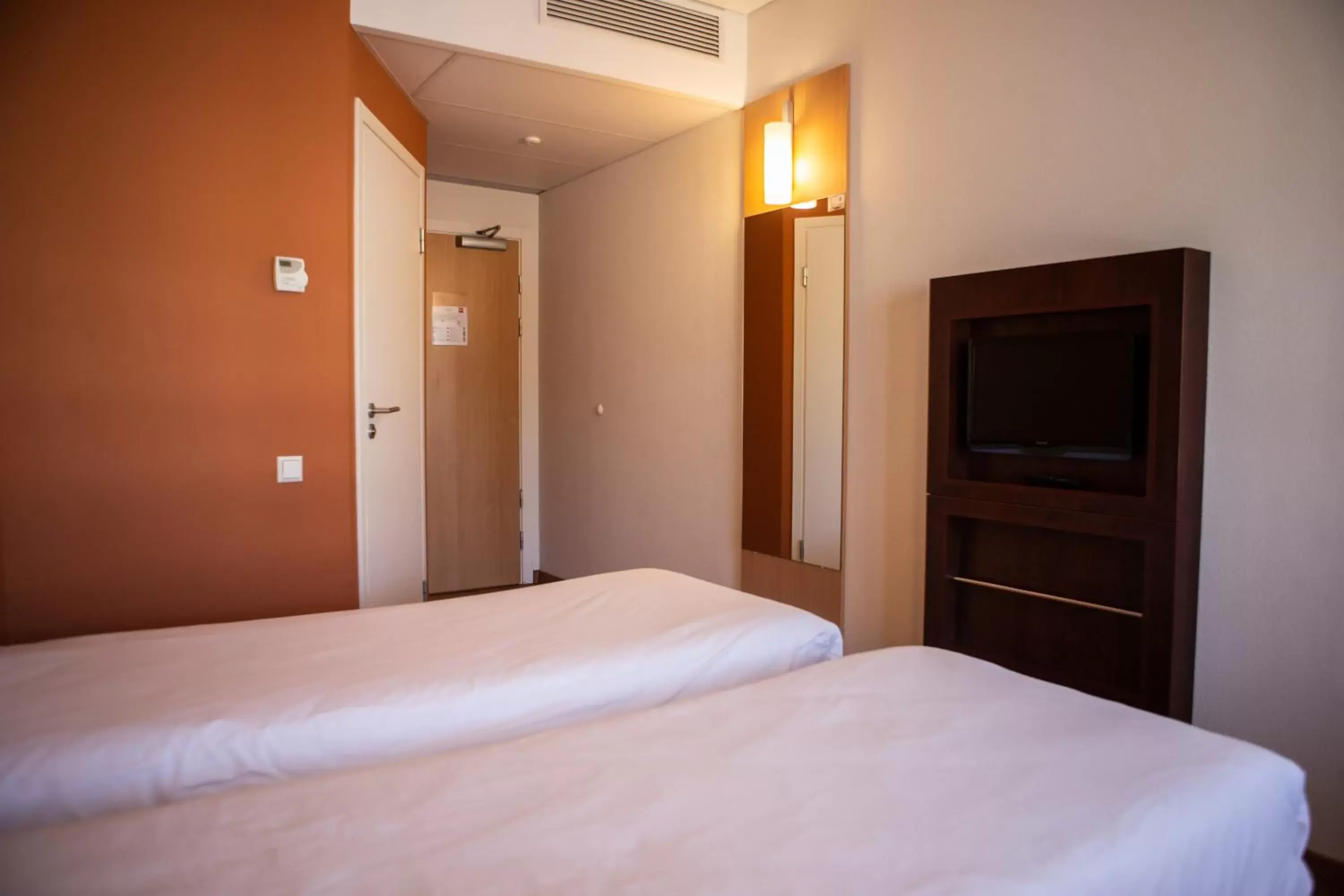 Photo of the whole room, Bed in Ibis Kaunas Centre