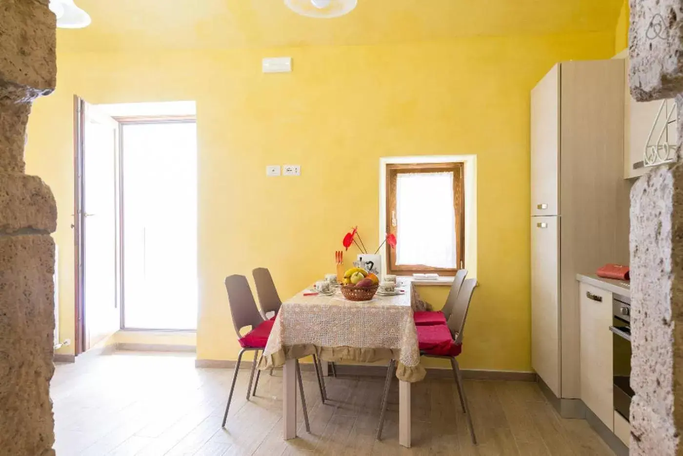 Communal kitchen, Dining Area in Maisonrua'