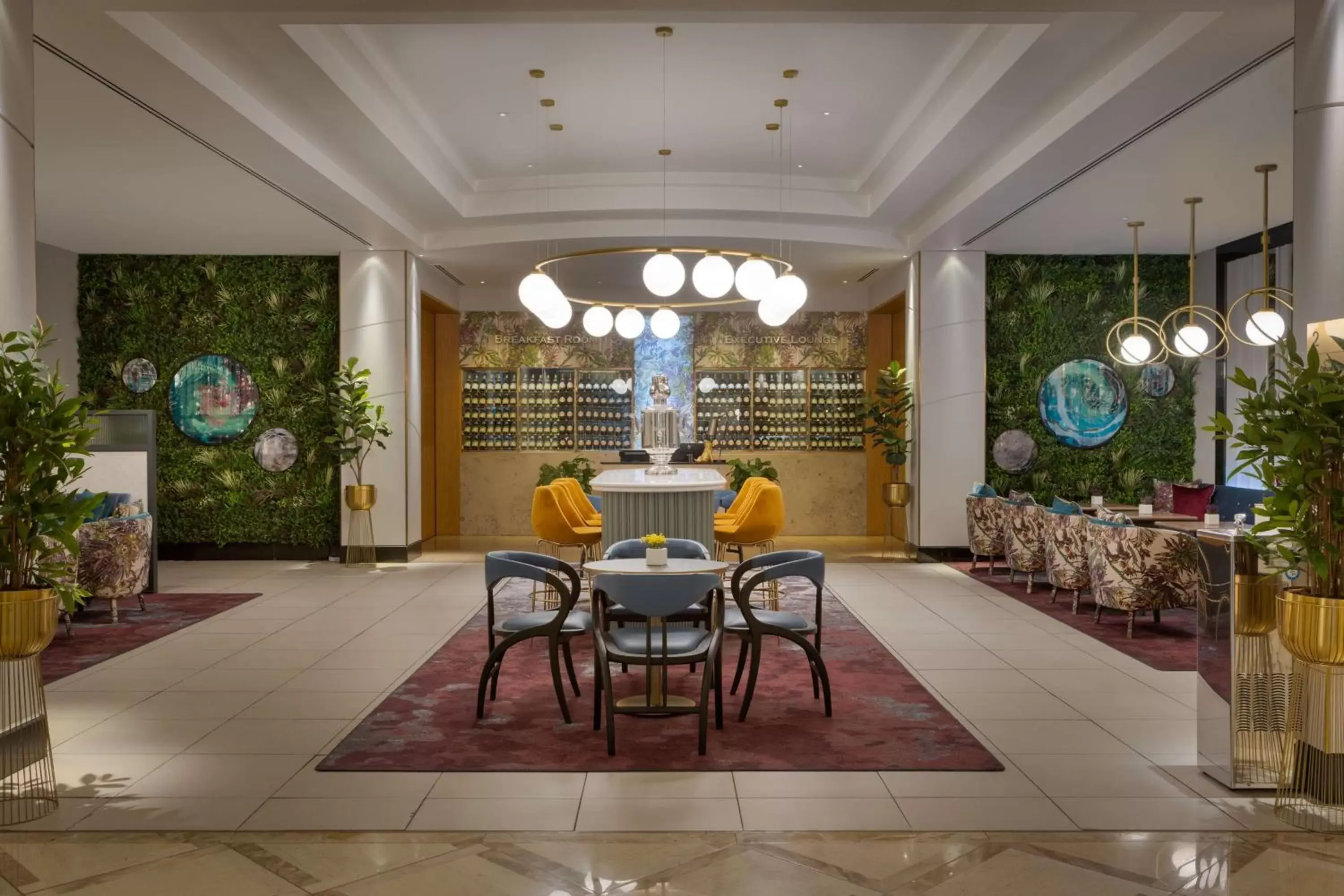 Dining area in Hilton Glasgow