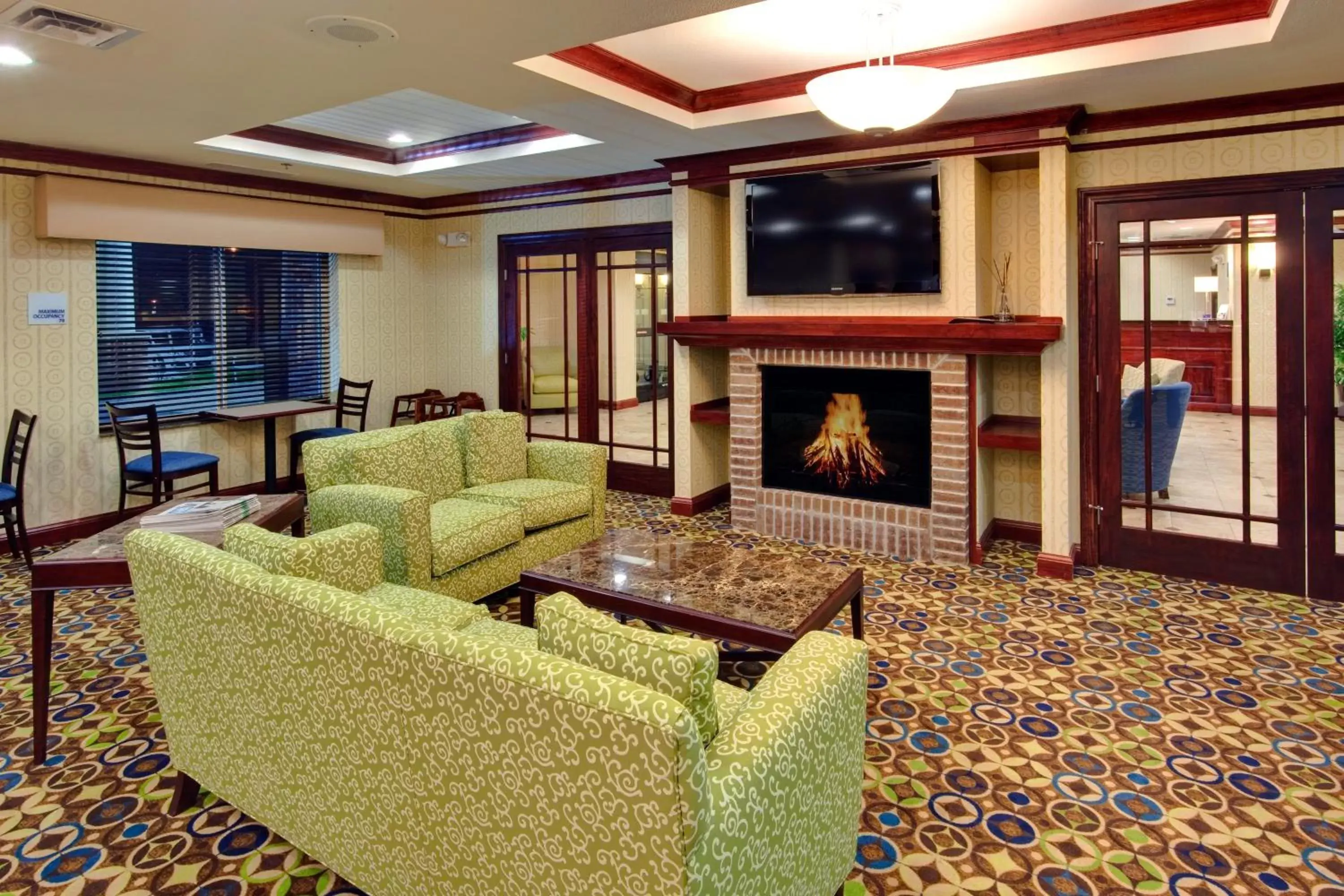 Breakfast, Seating Area in Holiday Inn Express & Suites Dewitt Syracuse, an IHG Hotel