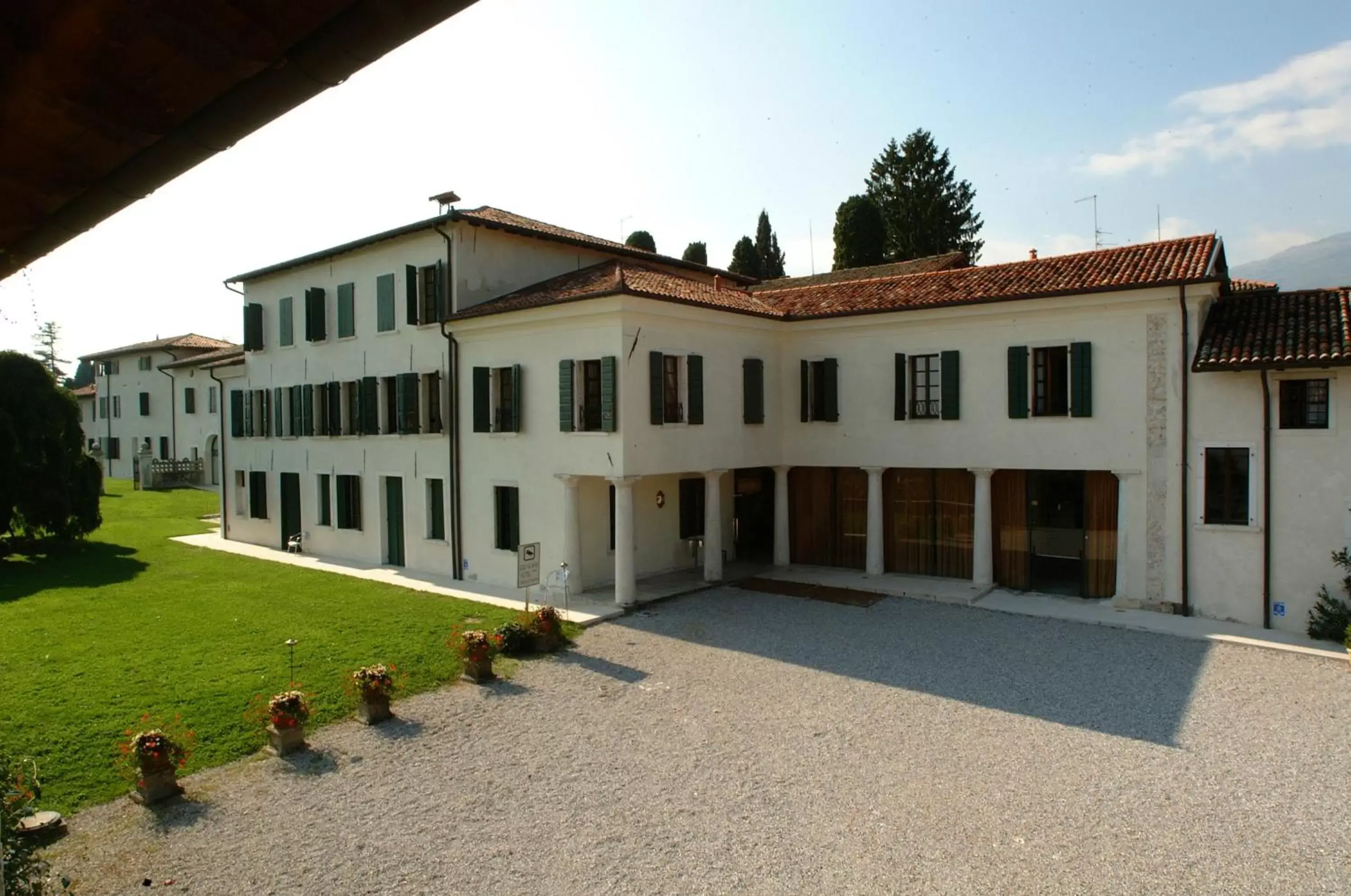 Facade/entrance, Property Building in Hotel Villa Policreti