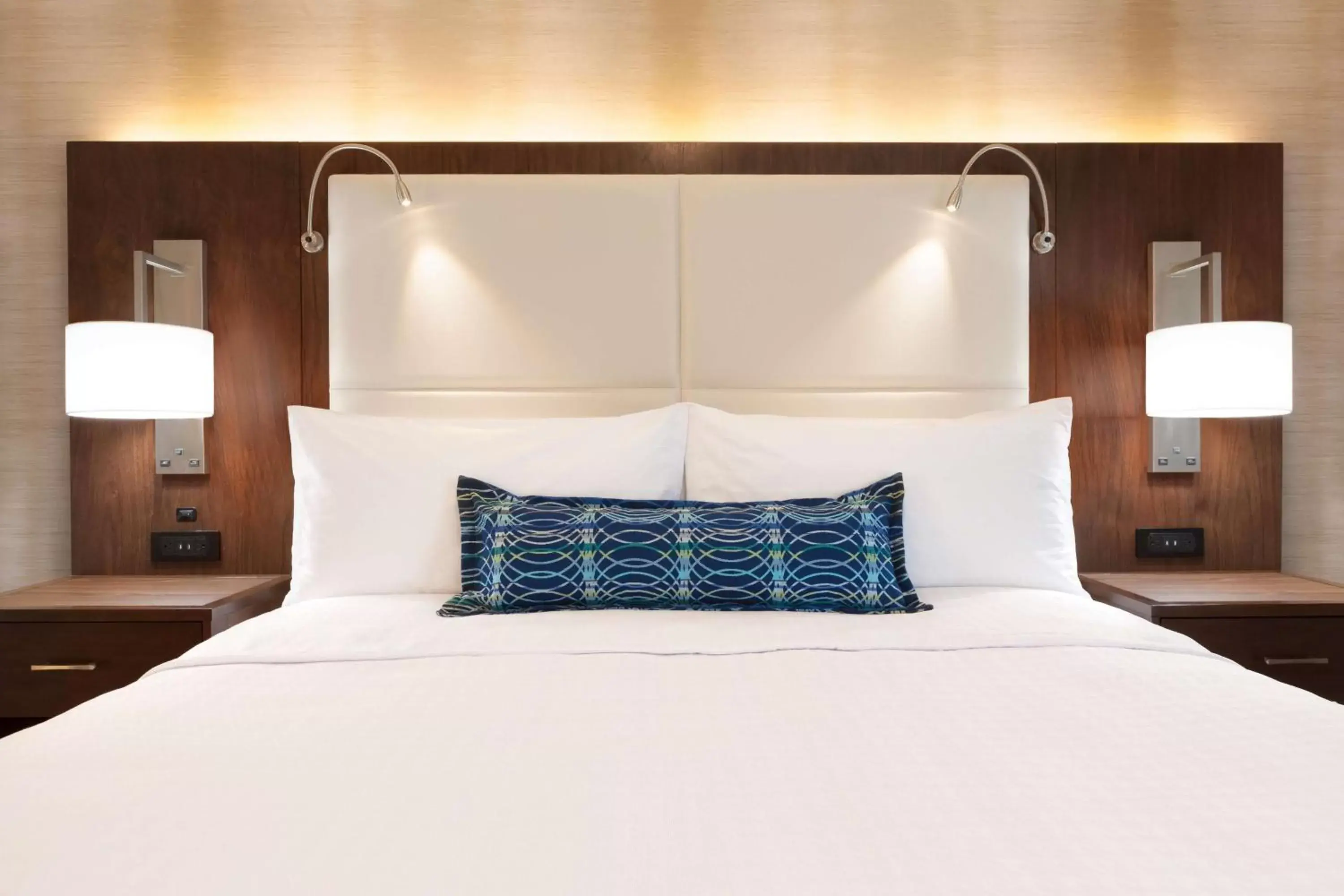 Bed in Homewood Suites By Hilton Arlington Rosslyn Key Bridge