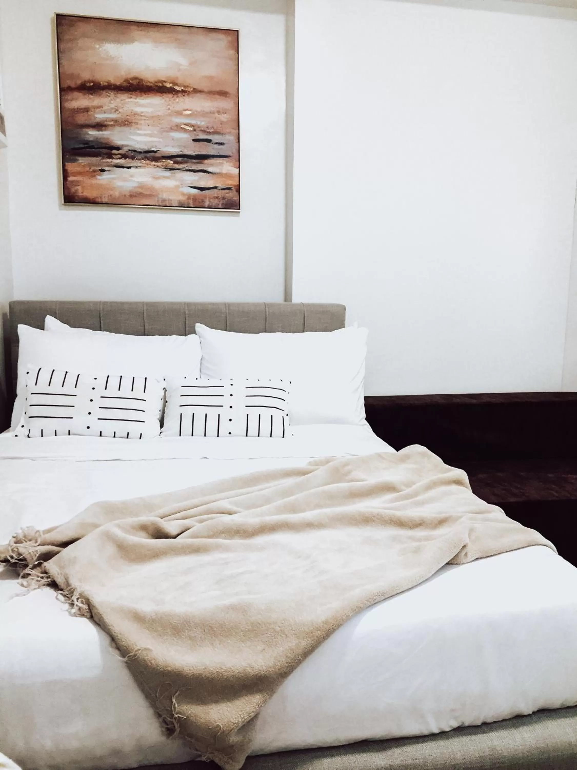 Bed in AZRA Bacolod at Mesavirre Garden Residences